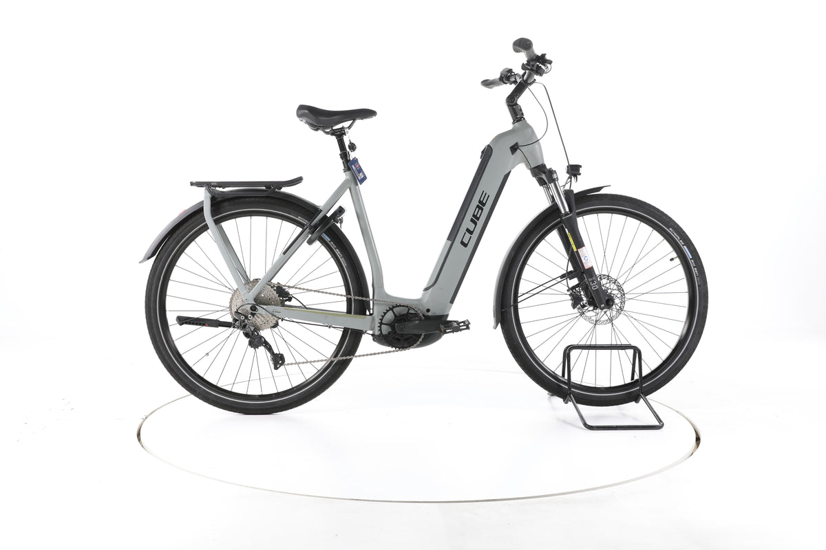 Cube Kathmandu Hybrid ONE 750 / Easy Entry 58 cm / L / swampgrey´n´black Trekking E-Bike Tiefeinsteiger - Image 1