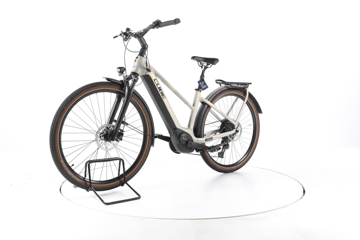 Cube Touring Hybrid Pro 625 Trekking E-Bike - Image 6