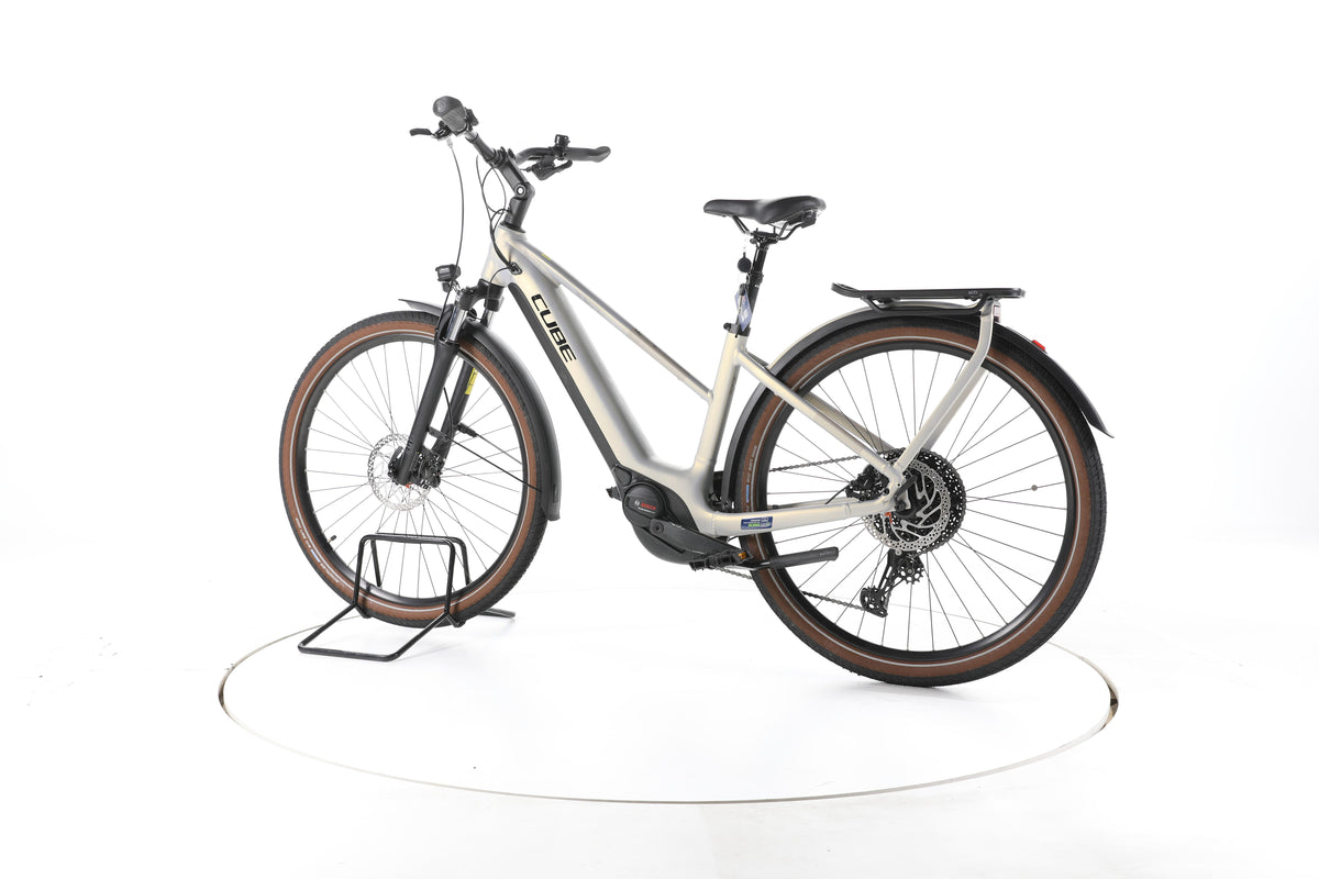 Cube Touring Hybrid Pro 625 Trekking E-Bike - Image 8