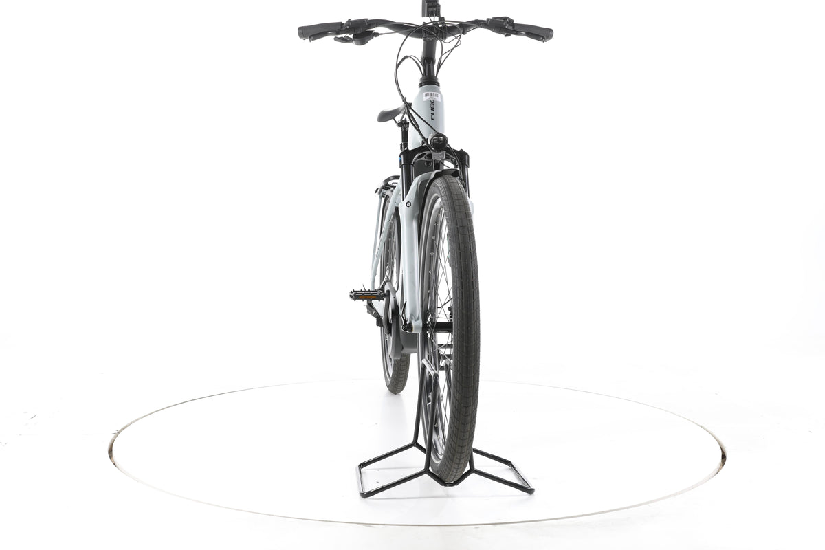 Cube Kathmandu Hybrid Trekking E-Bike Tiefeinsteiger 2025 - Image 4