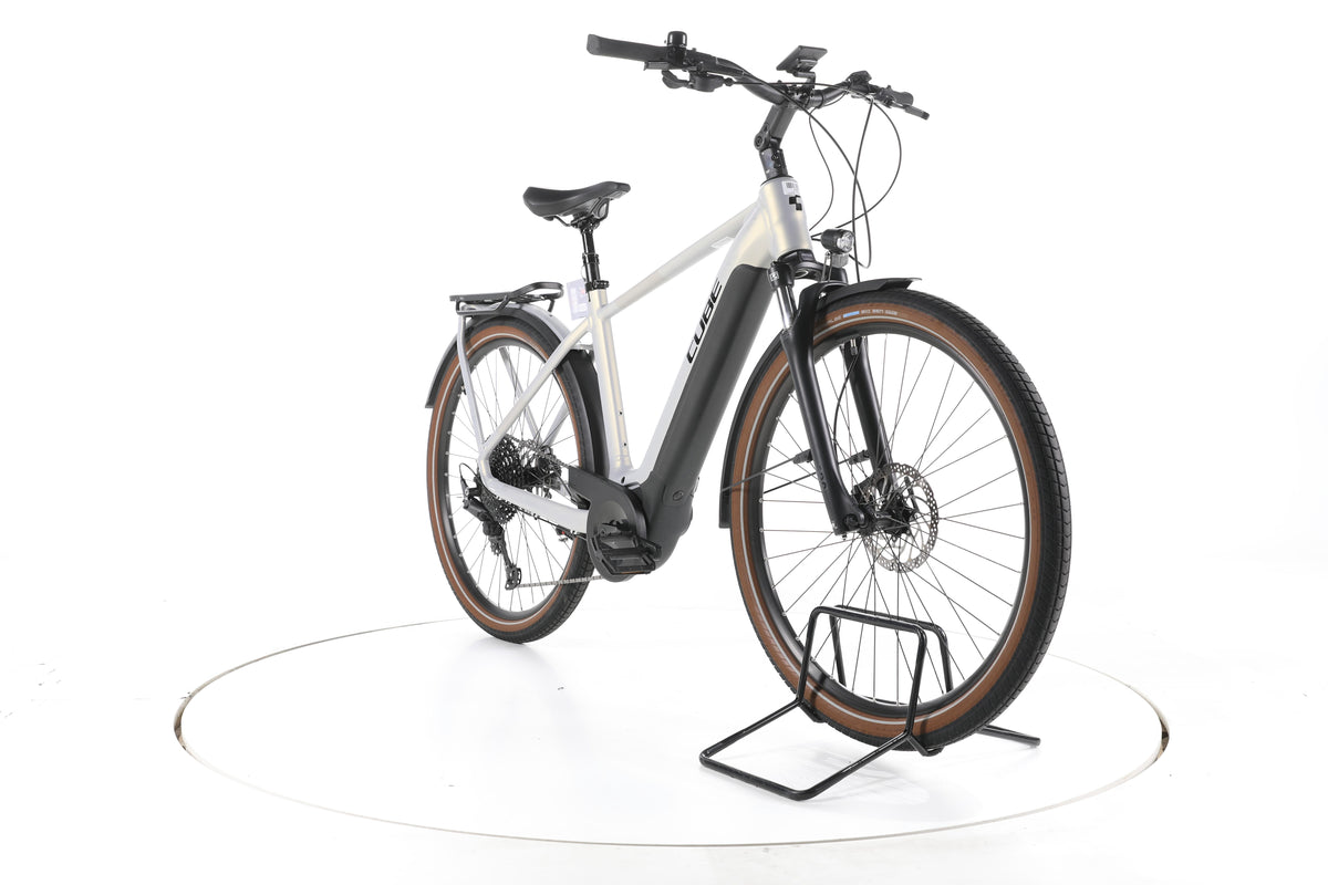 Cube Touring Hybrid Pro 625 Trekking E-Bike - Image 3