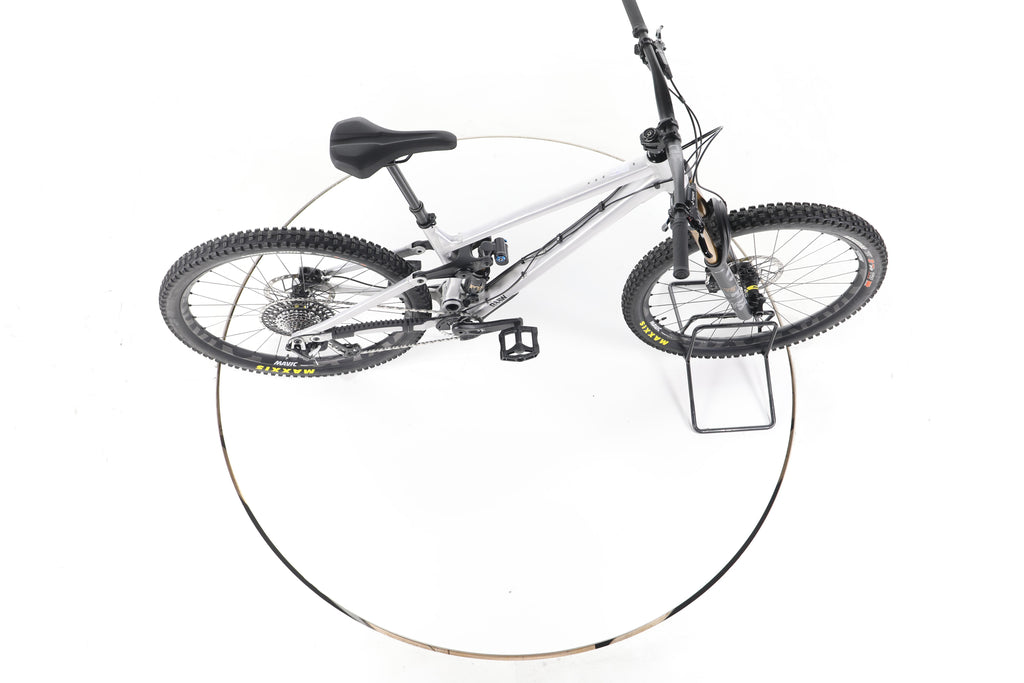 RAAW Madonna V3 Fahrrad Fully - Image 13