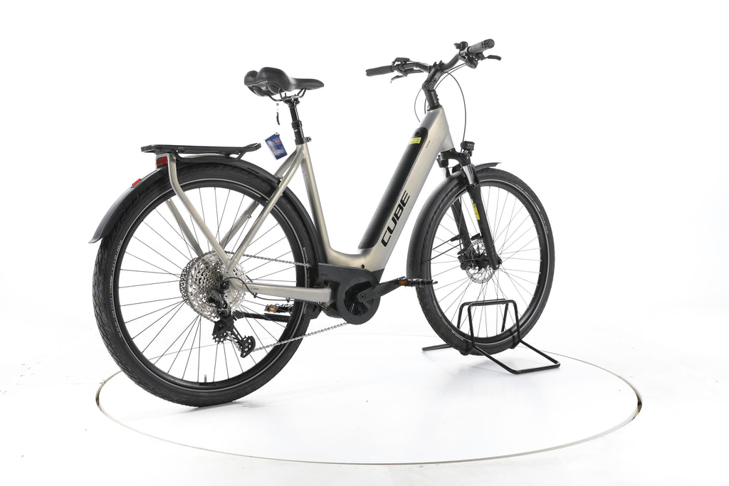 Cube Touring Hybrid Pro 625 Trekking E-Bike Tiefeinsteiger - Image 12