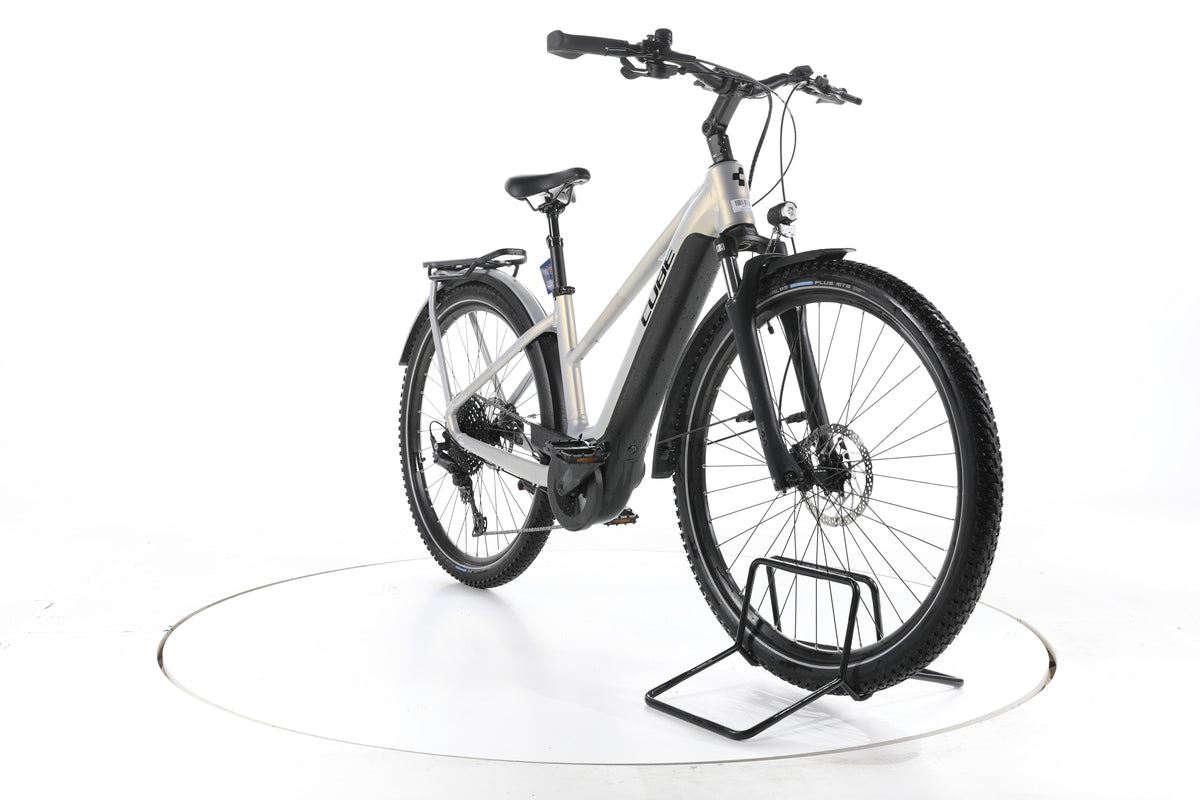 Cube Touring Hybrid Pro 625 Trekking E-Bike - Image 3