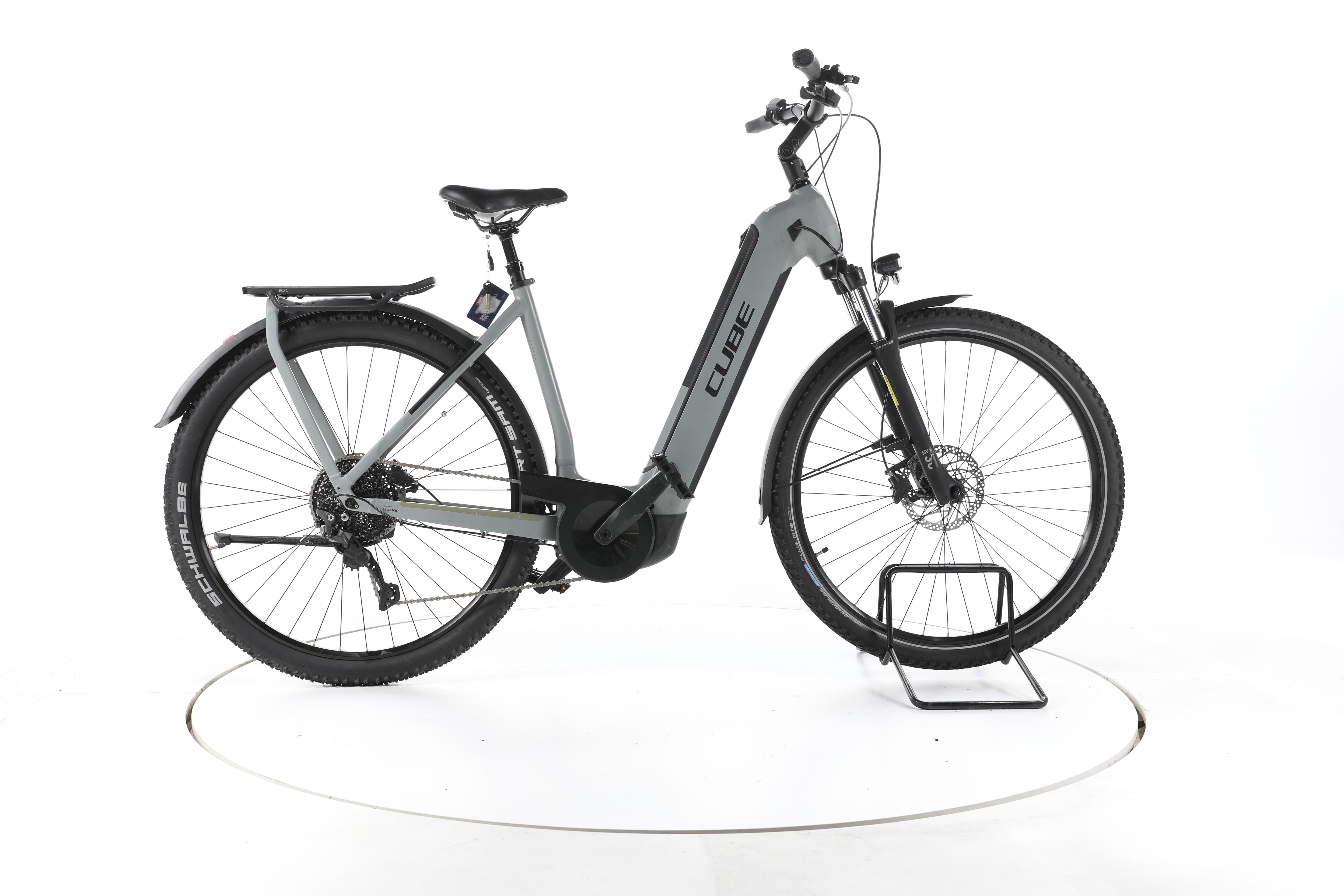 Cube Kathmandu Hybrid ONE Trekking E-Bike Tiefeinsteiger - Image 1