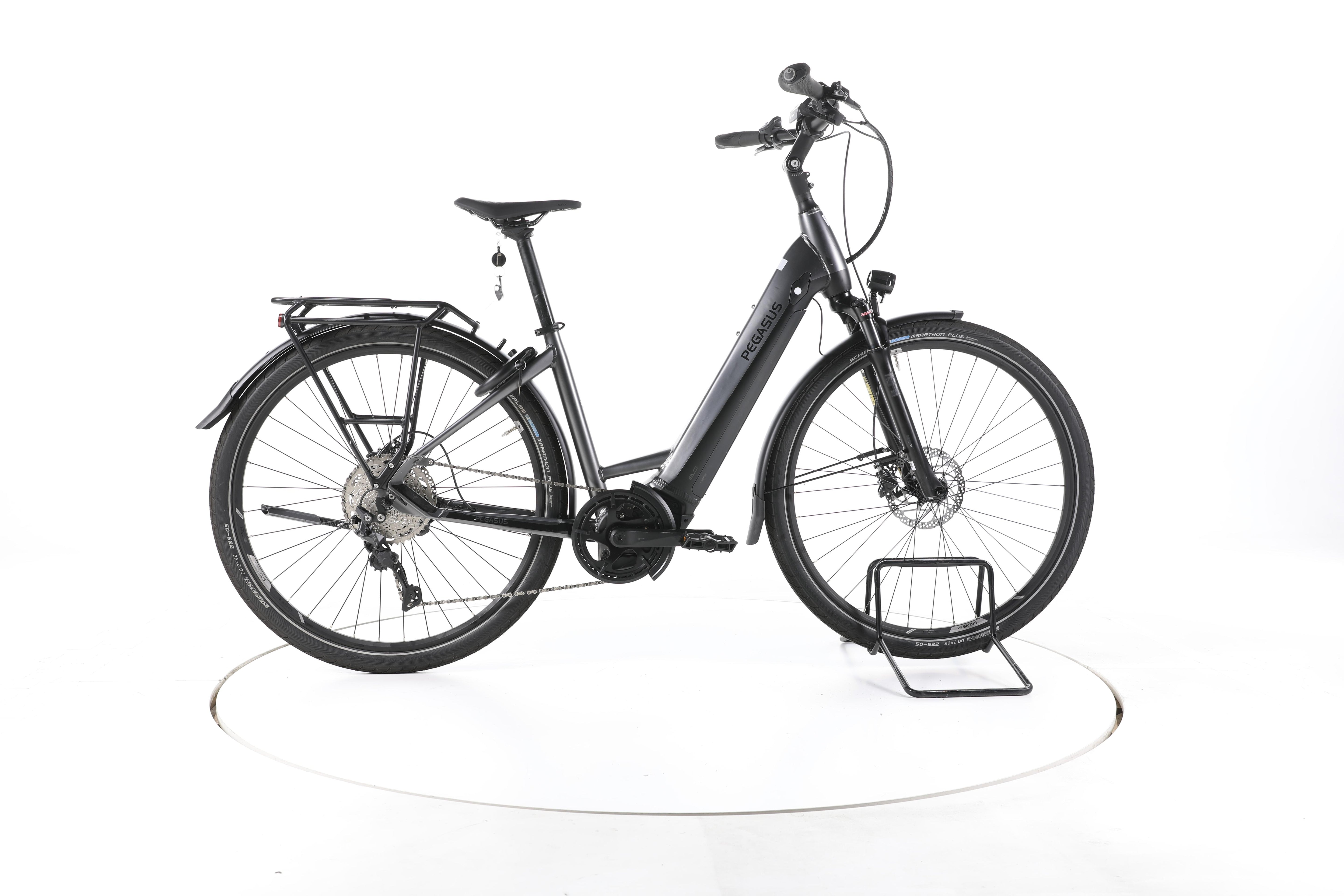 Pegasus Premio Evo 10 Lite Trekking E-Bike Tiefeinsteiger - Image 1