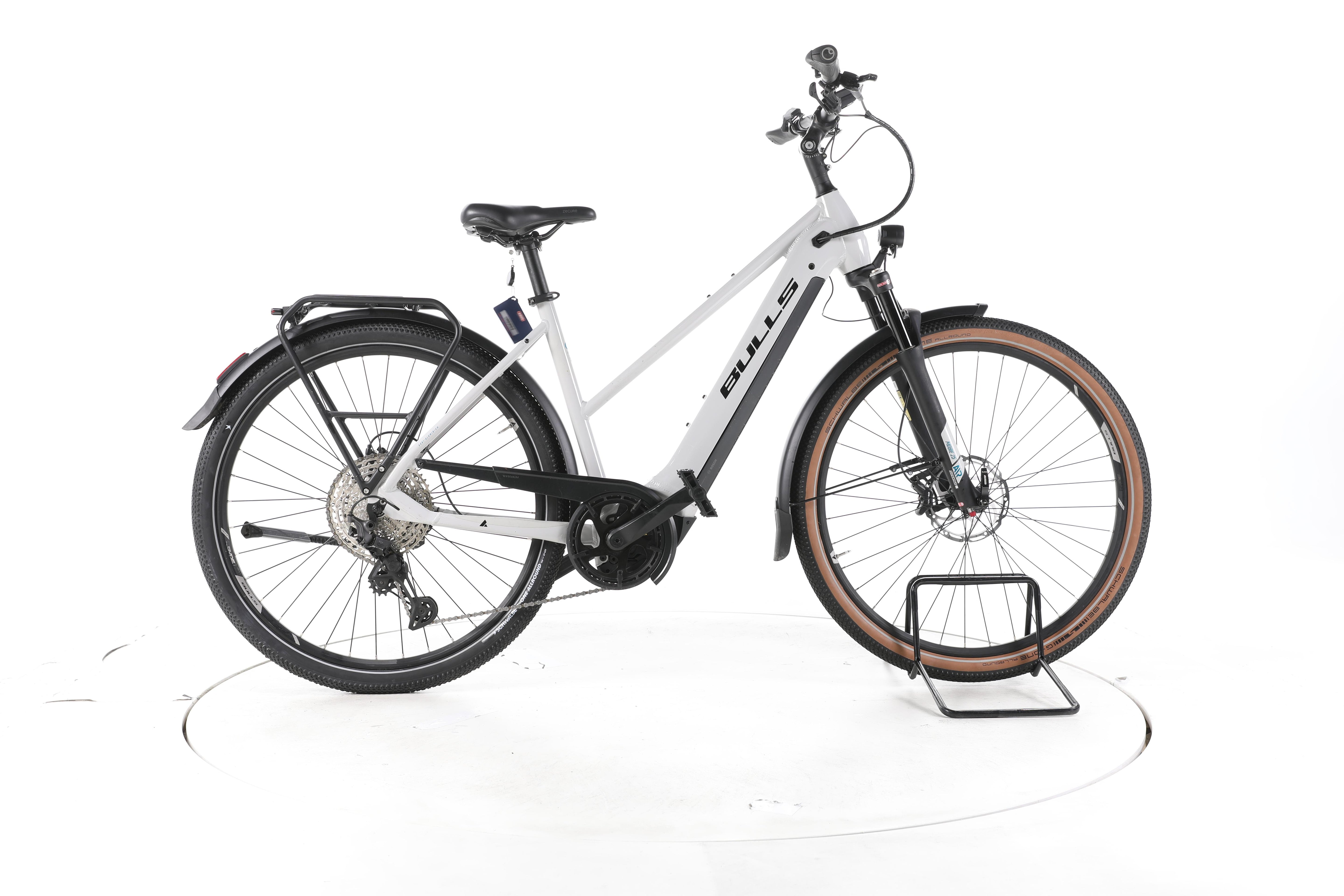 Bulls Cross Lite EVO 1 Trekking E-Bike - Image 1