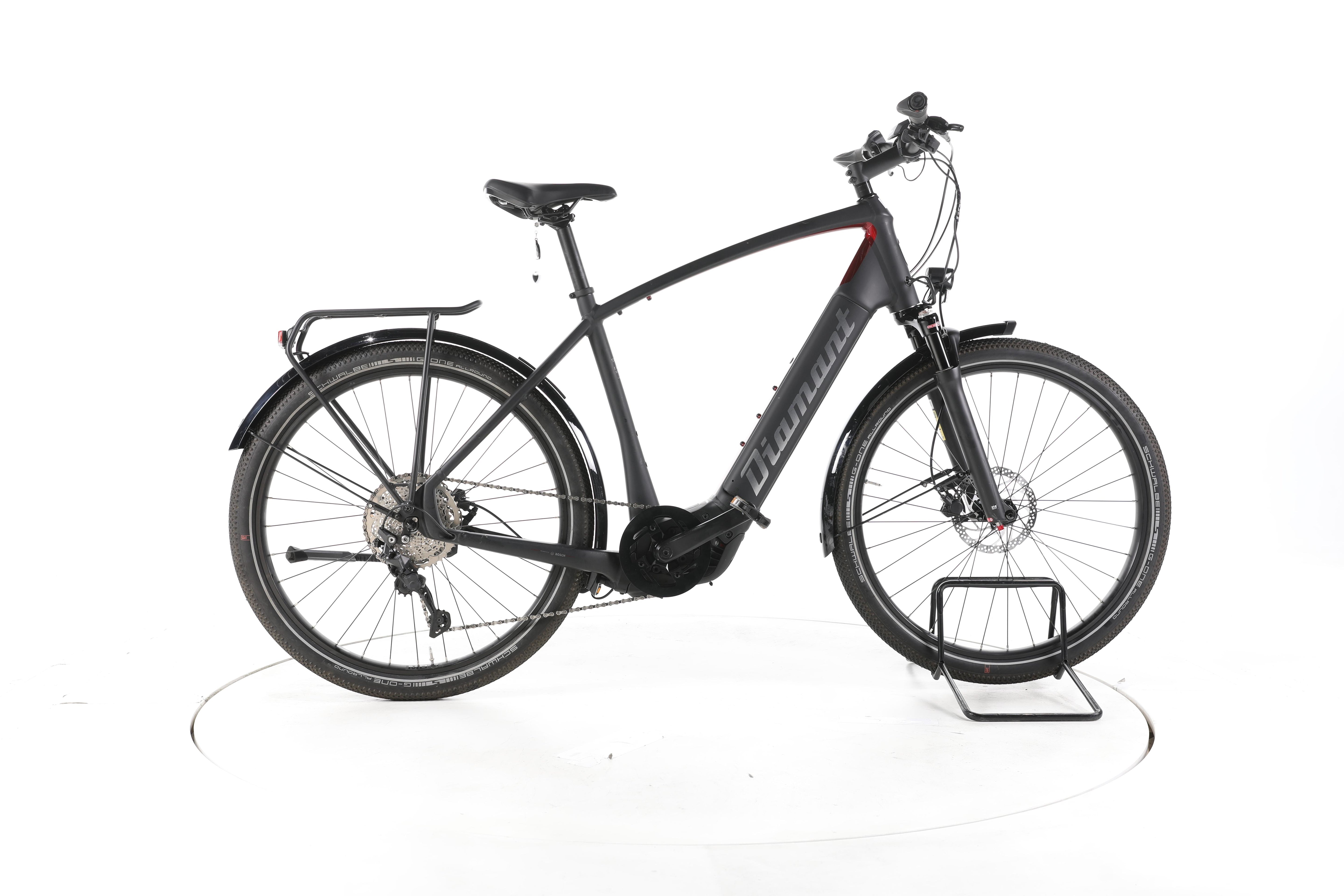 Diamant Zouma Deluxe+ Trekking E-Bike - Image 1