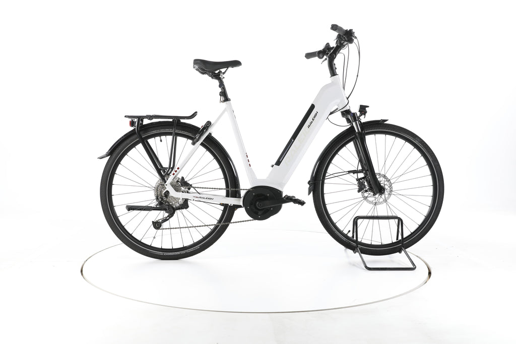 Raleigh Kent 9 Trekking E-Bike Tiefeinsteiger - Image 1