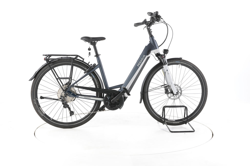 Pegasus Premio Evo 10 Lite Trekking E-Bike Tiefeinsteiger - Image 1