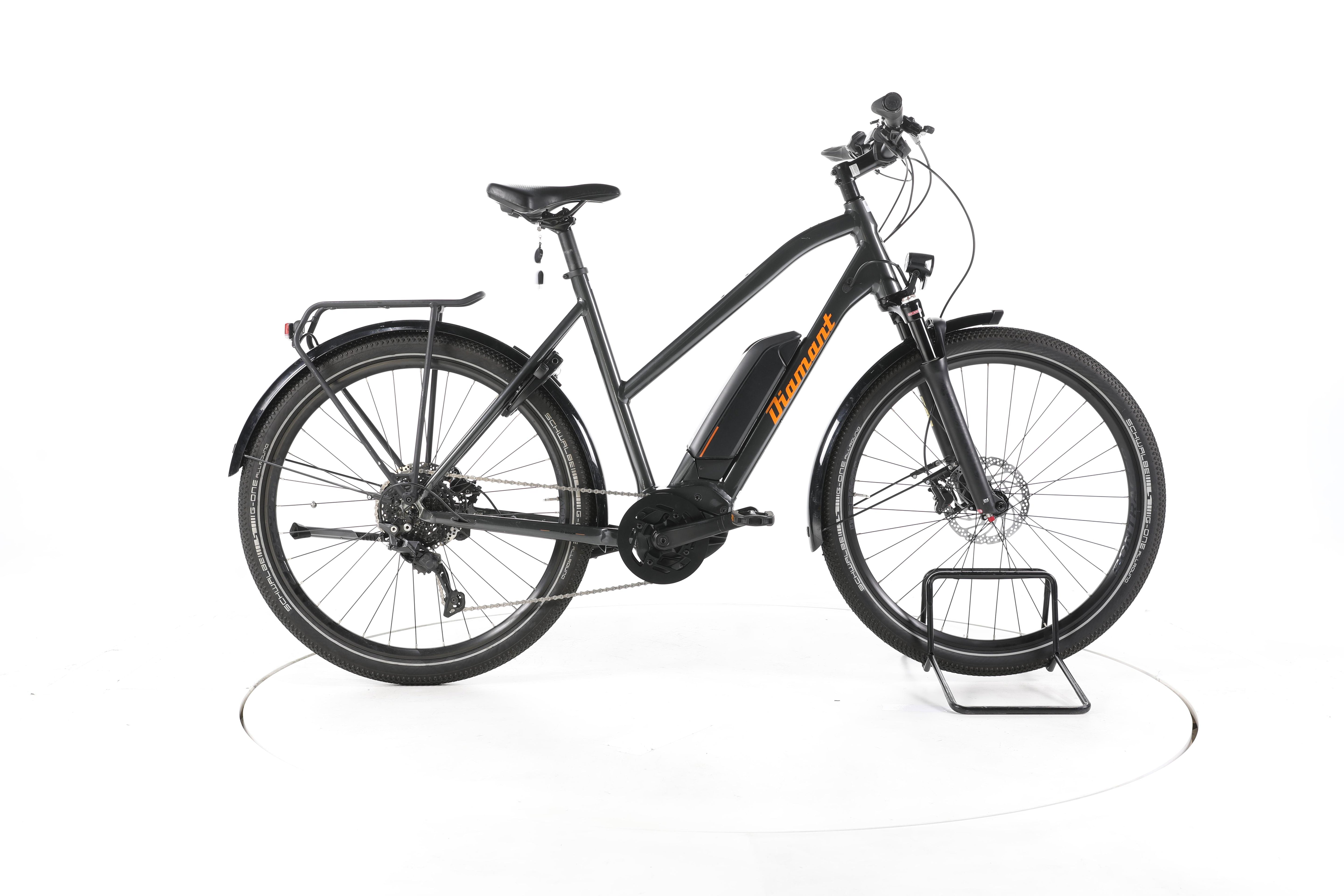 Diamant Zing Deluxe+ Trekking E-Bike - Image 1