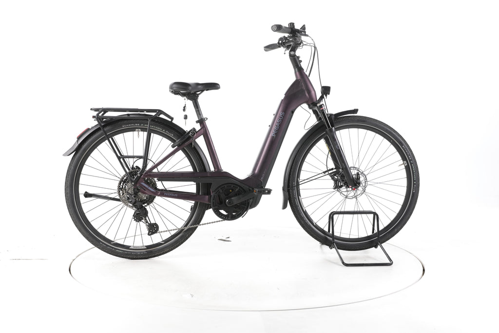 Pegasus Premio EVO 11 "40 Years" Trekking E-Bike Tiefeinsteiger - Image 1