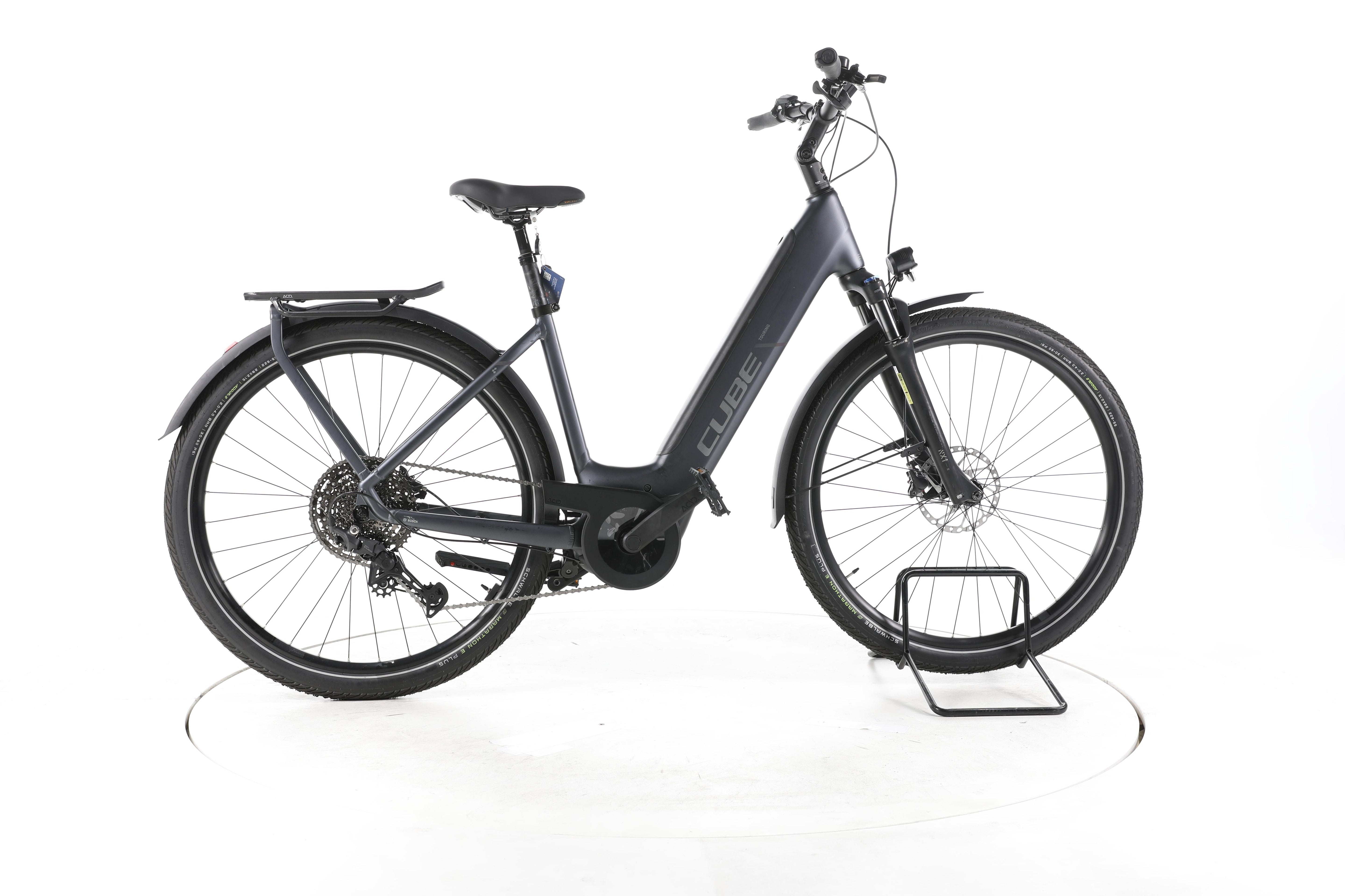 Cube Touring Hybrid Pro Trekking E-Bike Tiefeinsteiger 2024 - Image 1