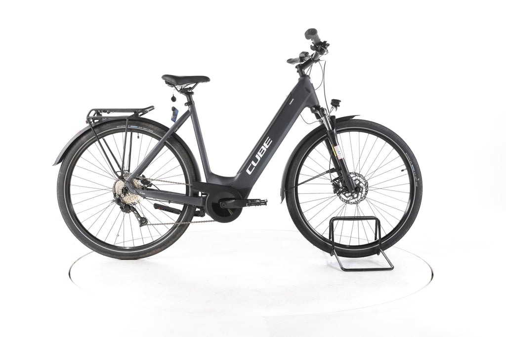 Cube Touring Hybrid ONE Trekking E-Bike Tiefeinsteiger - Image 1