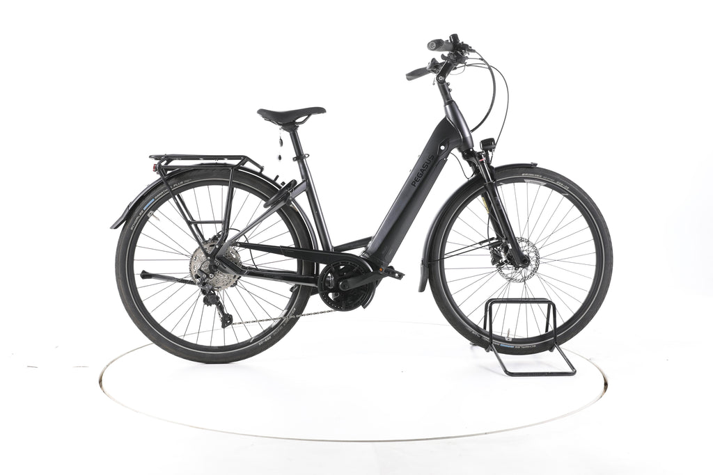 Pegasus Premio EVO 10 Lite Trekking E-Bike Tiefeinsteiger - Image 1
