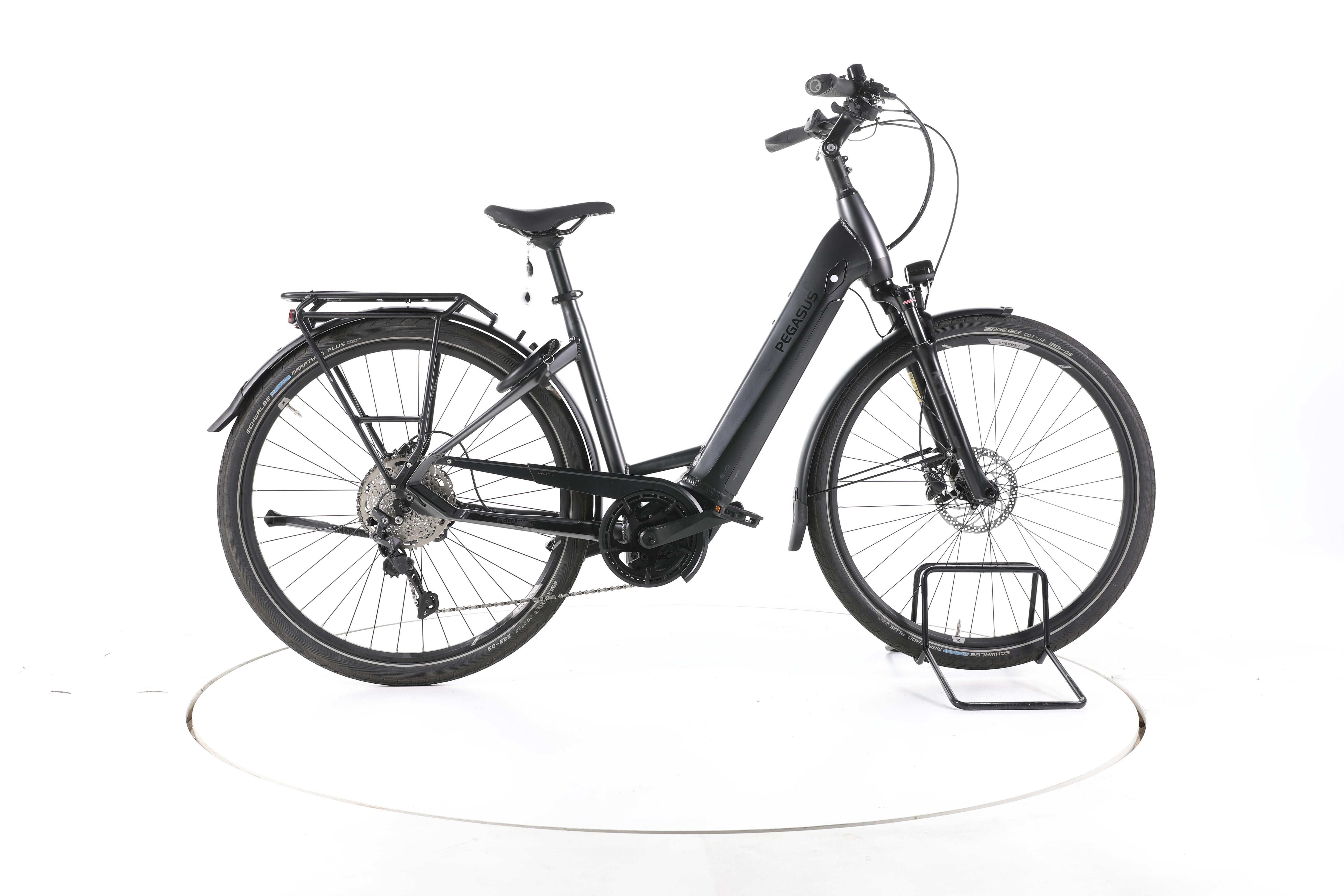 Pegasus Premio EVO 10 Lite Trekking E-Bike Tiefeinsteiger - Image 1
