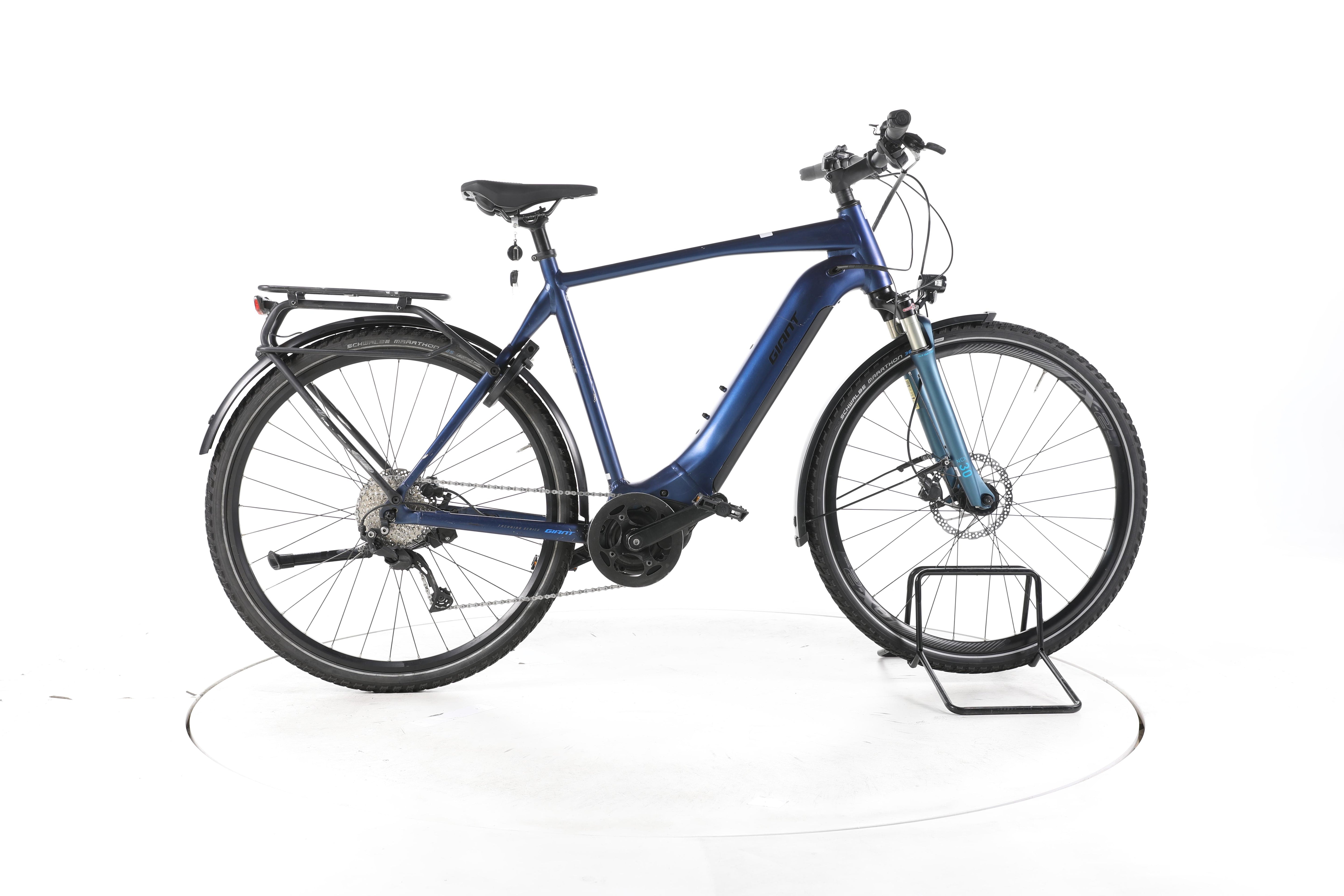 Giant Explore E+ 2 Trekking E-Bike - Image 1