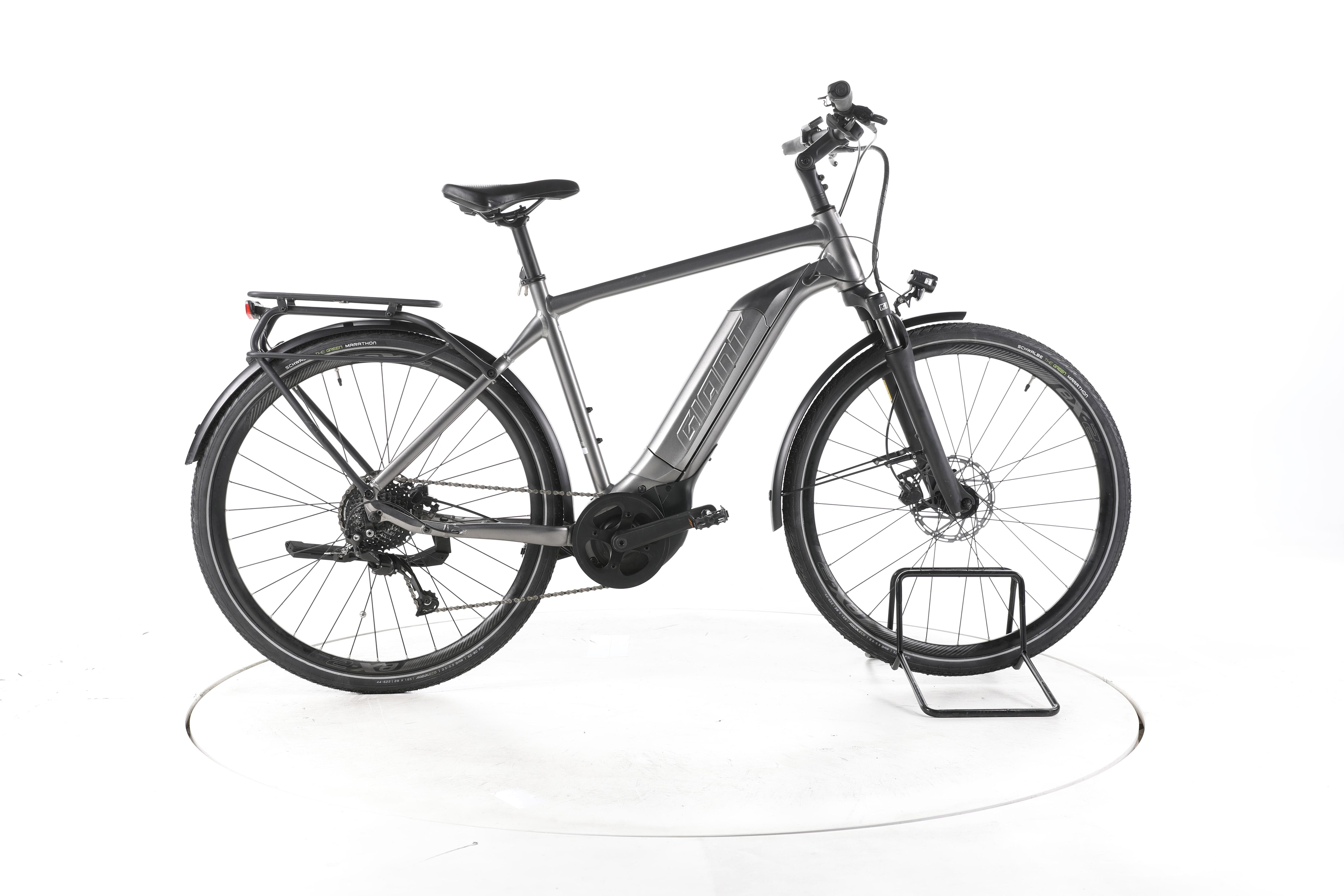 Giant Explore E+ 3 Trekking E-Bike - Image 1