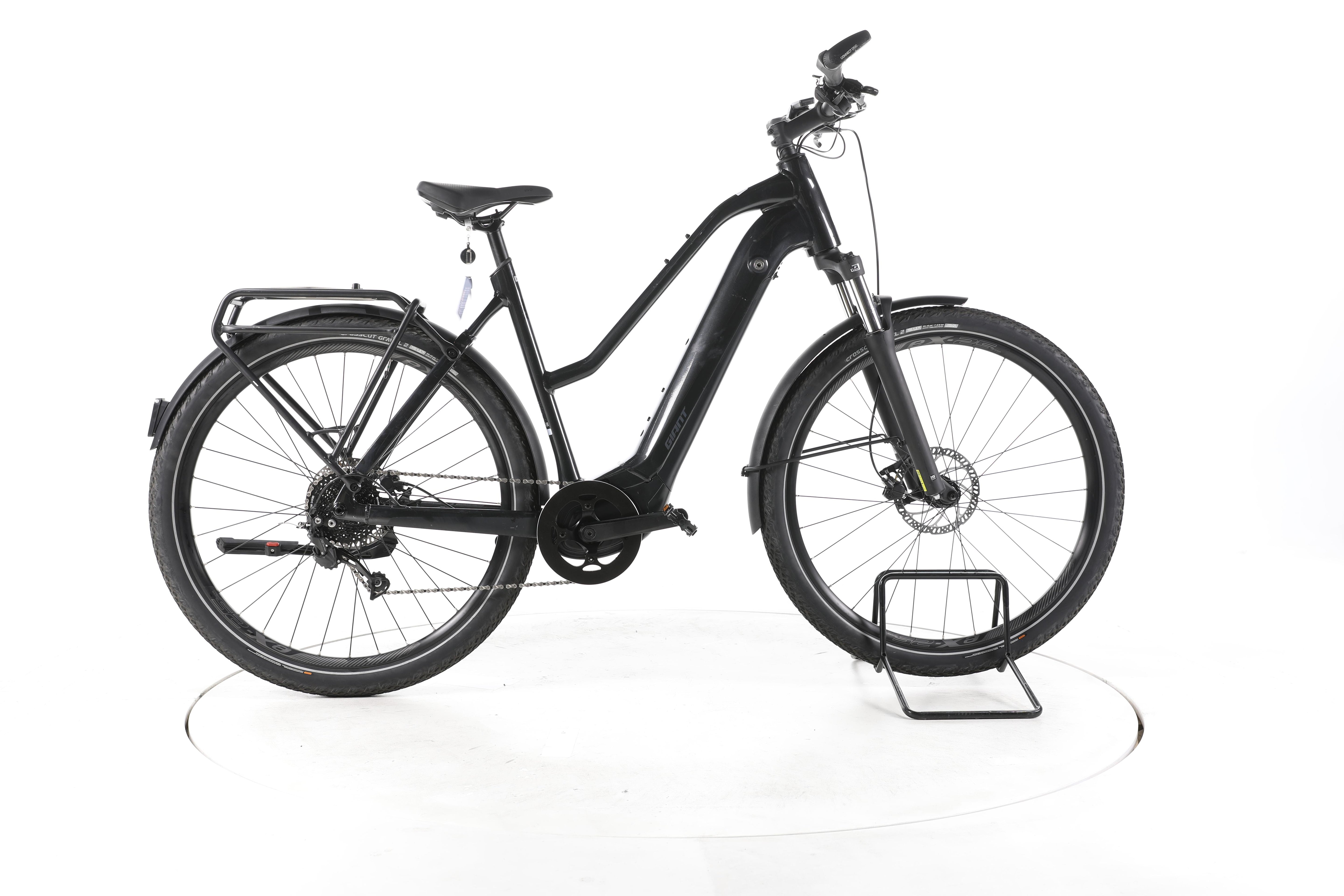 Giant Explore E+ 2 Trekking E-Bike - Image 1