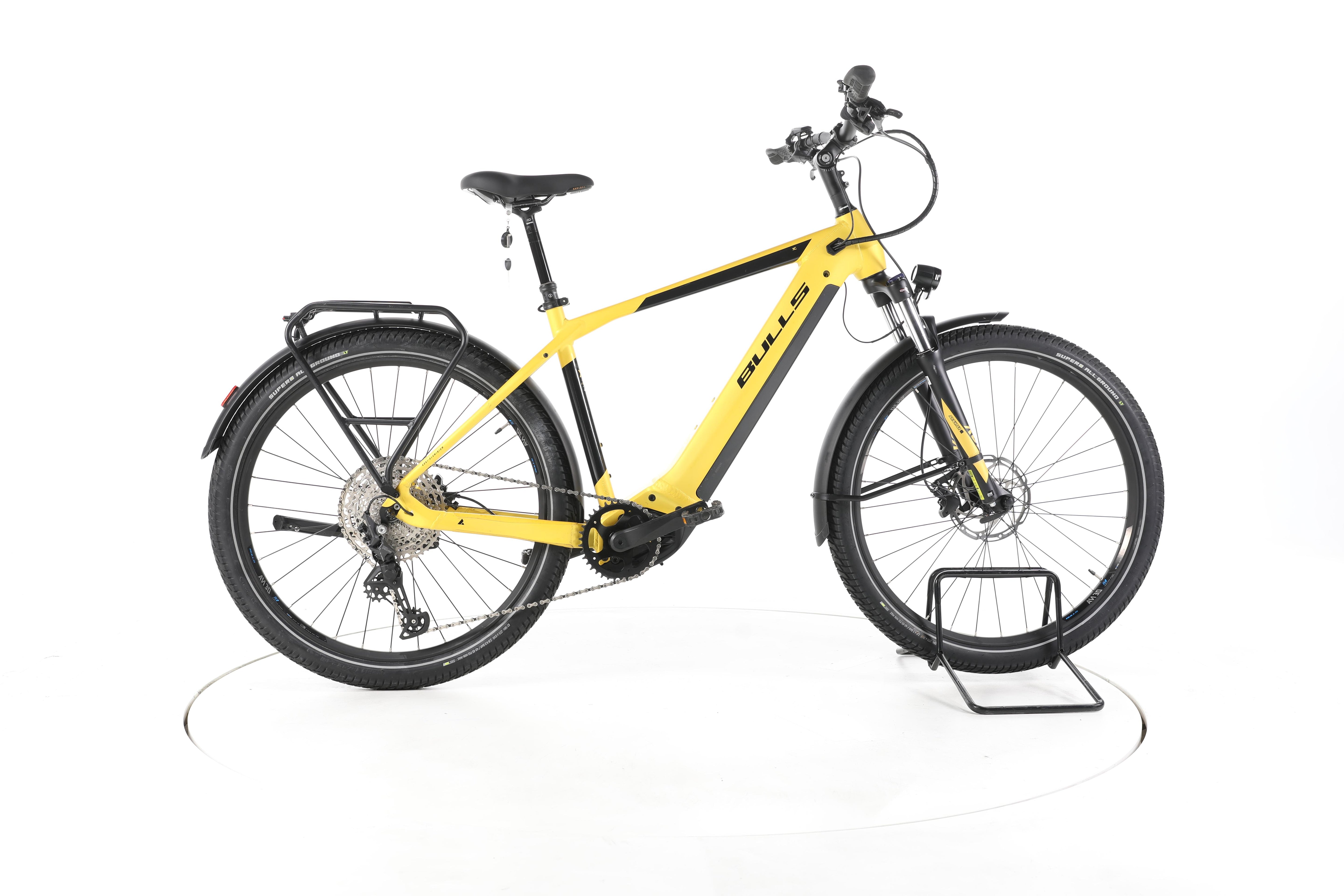 Bulls Iconic EVO 2 Trekking E-Bike - Image 1