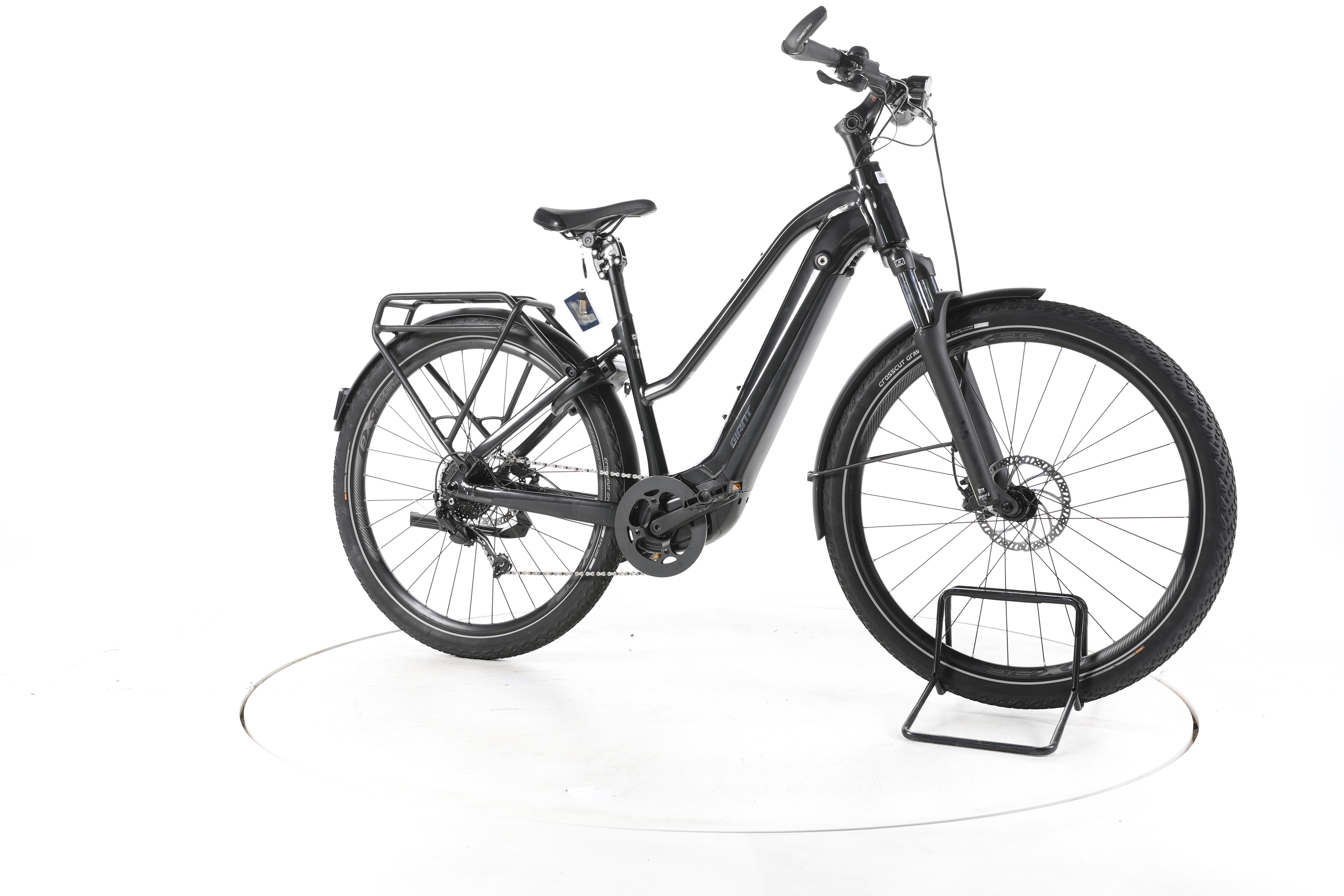 Giant Explore E + 2 STA Trekking E-Bike - Image 2