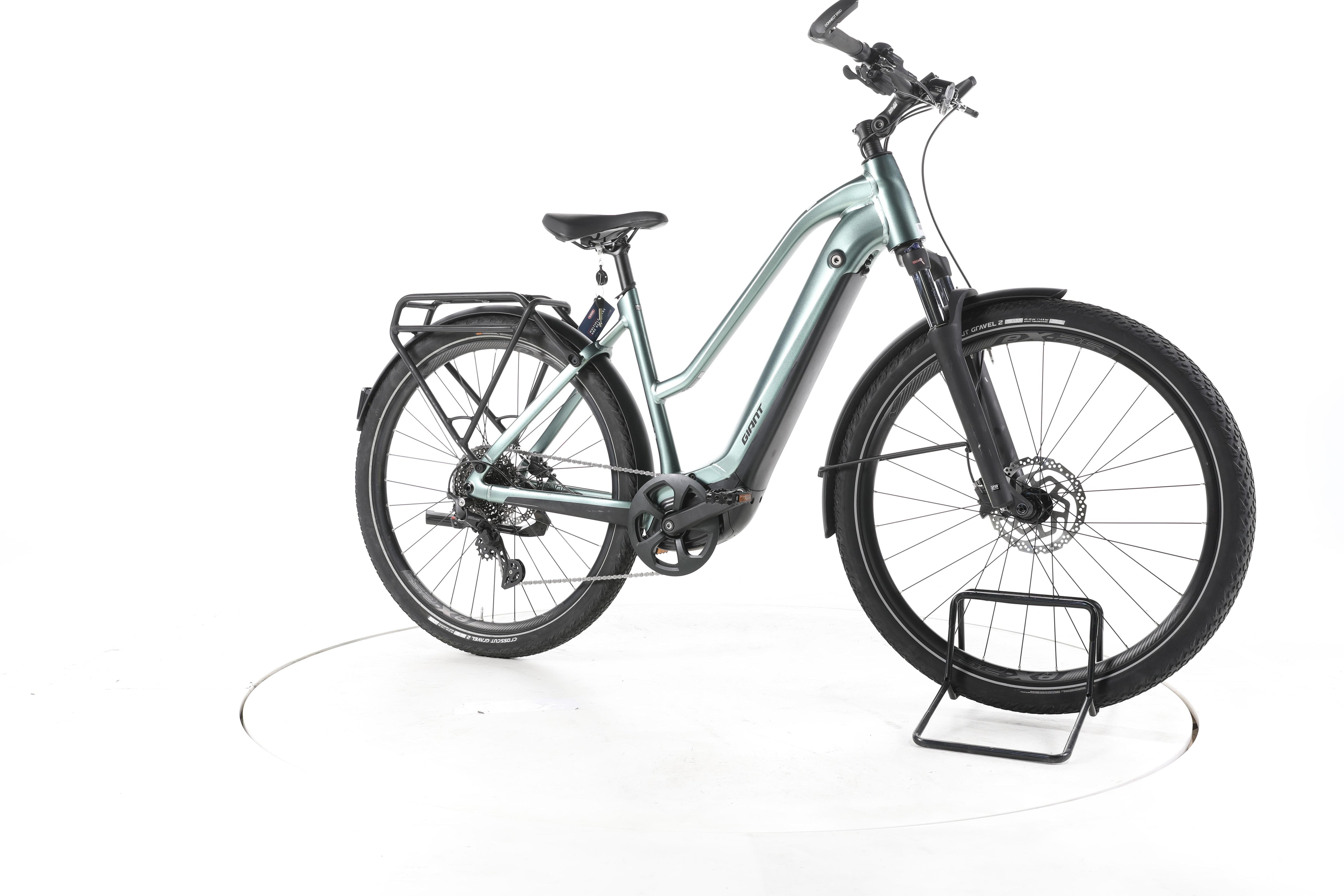 Giant Explore E+1 Trekking E-Bike - Image 2