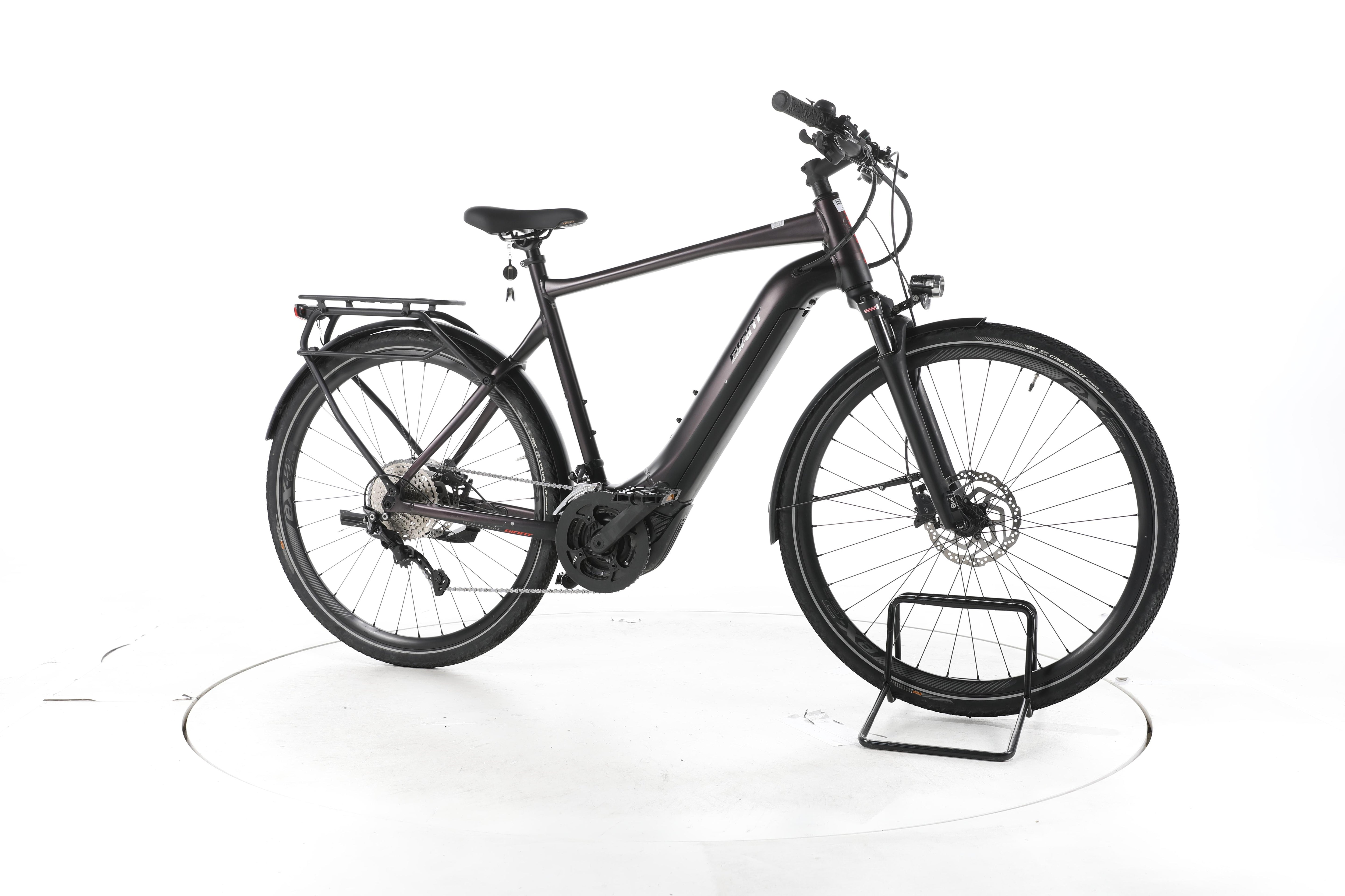 Giant Explore E+ Pro 1 Trekking E-Bike - Image 2