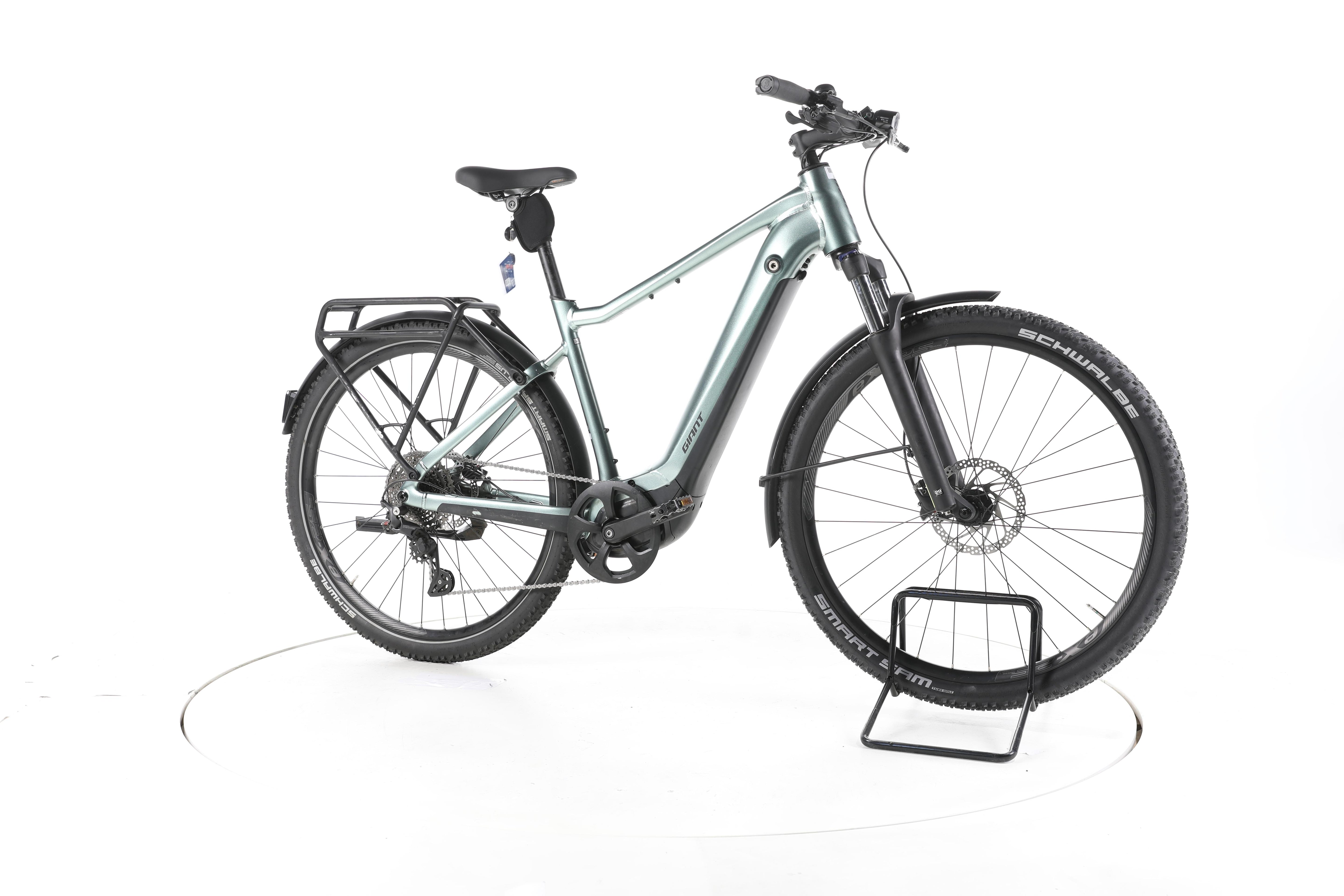 Giant Explore E+ 1 Trekking E-Bike - Image 2