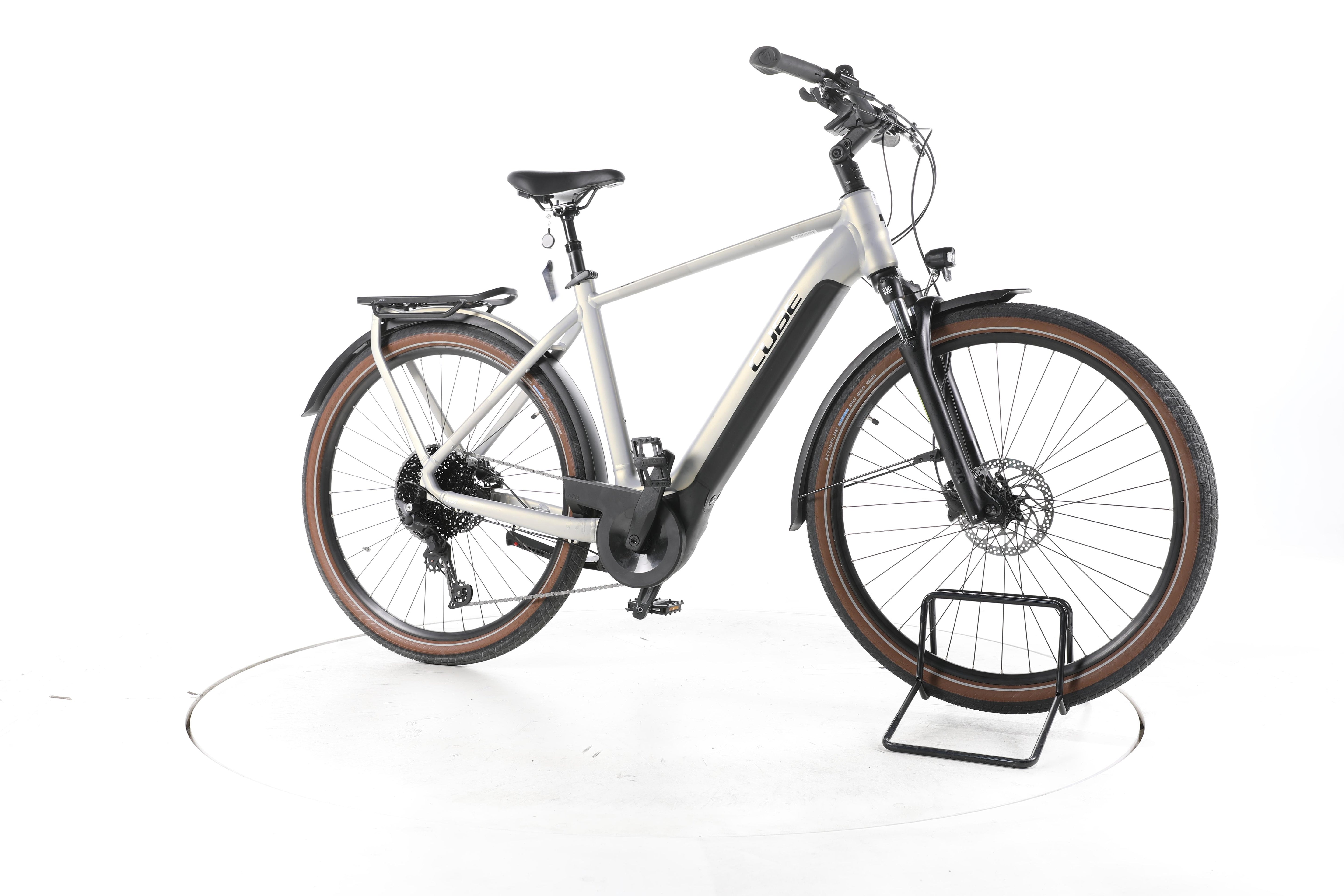 Cube Touring Hybrid Pro Trekking E-Bike - Image 2