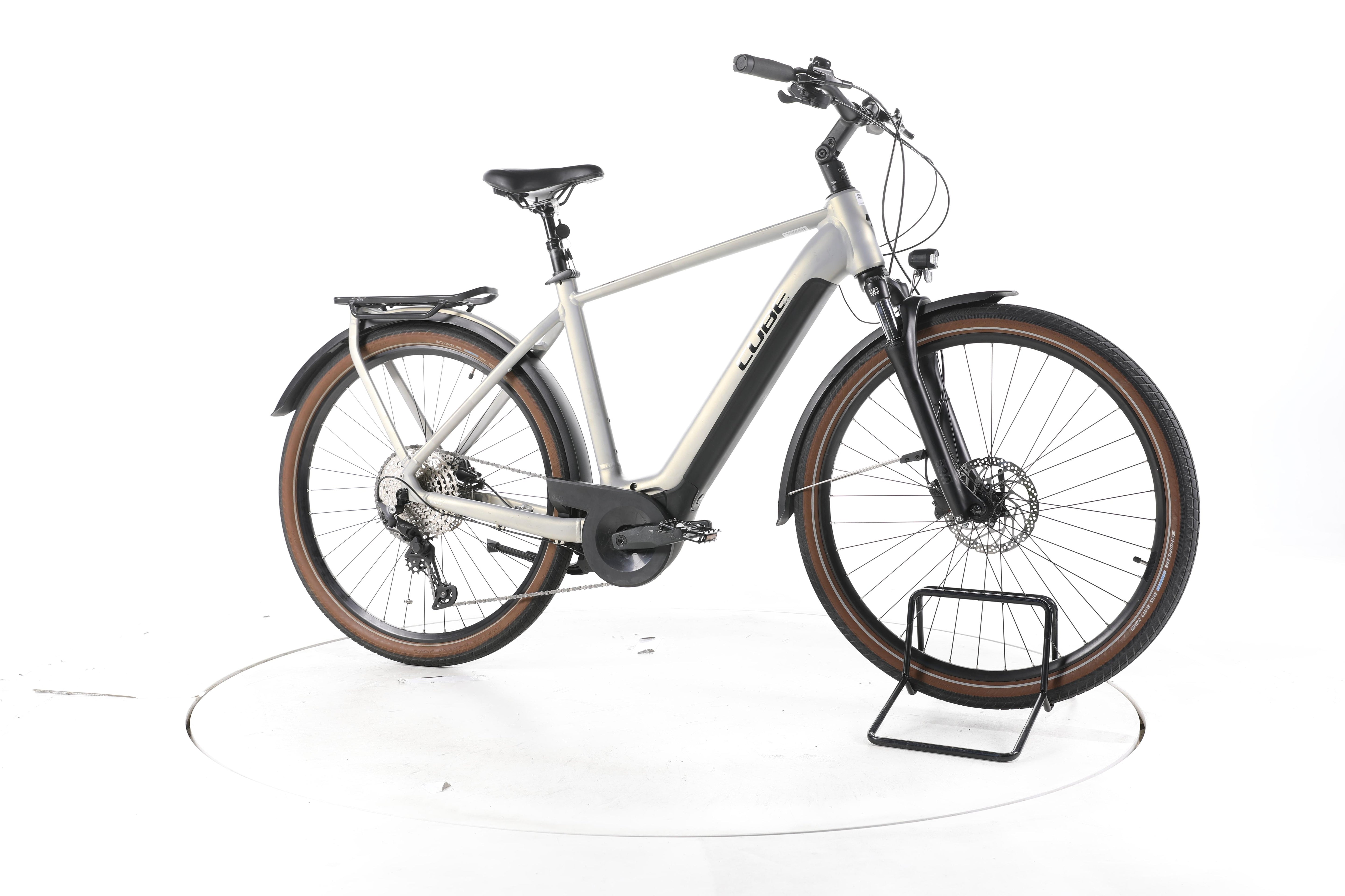 Cube Touring Hybrid Pro Trekking E-Bike - Image 2