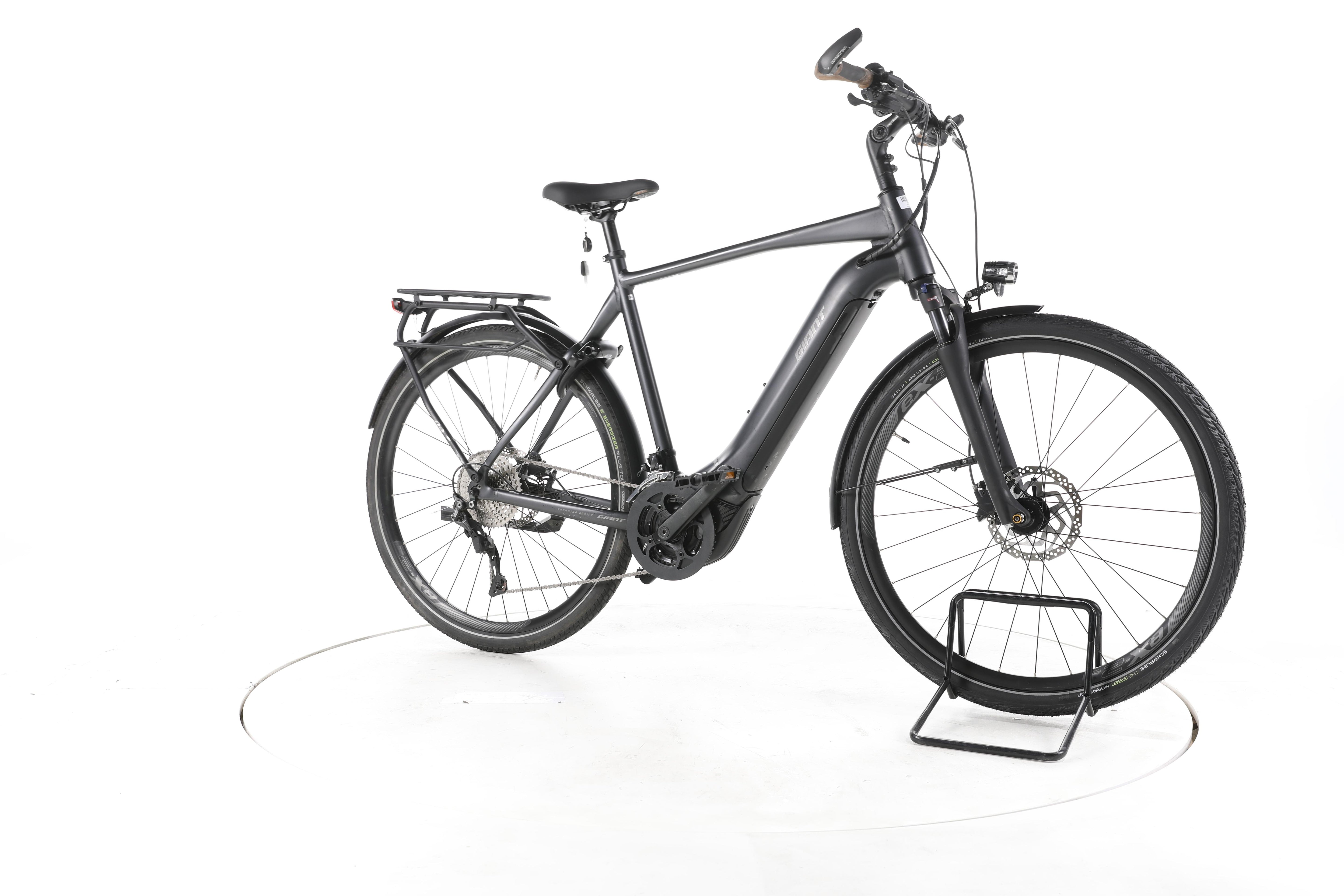 Giant Explore E+ 1 Trekking E-Bike - Image 2