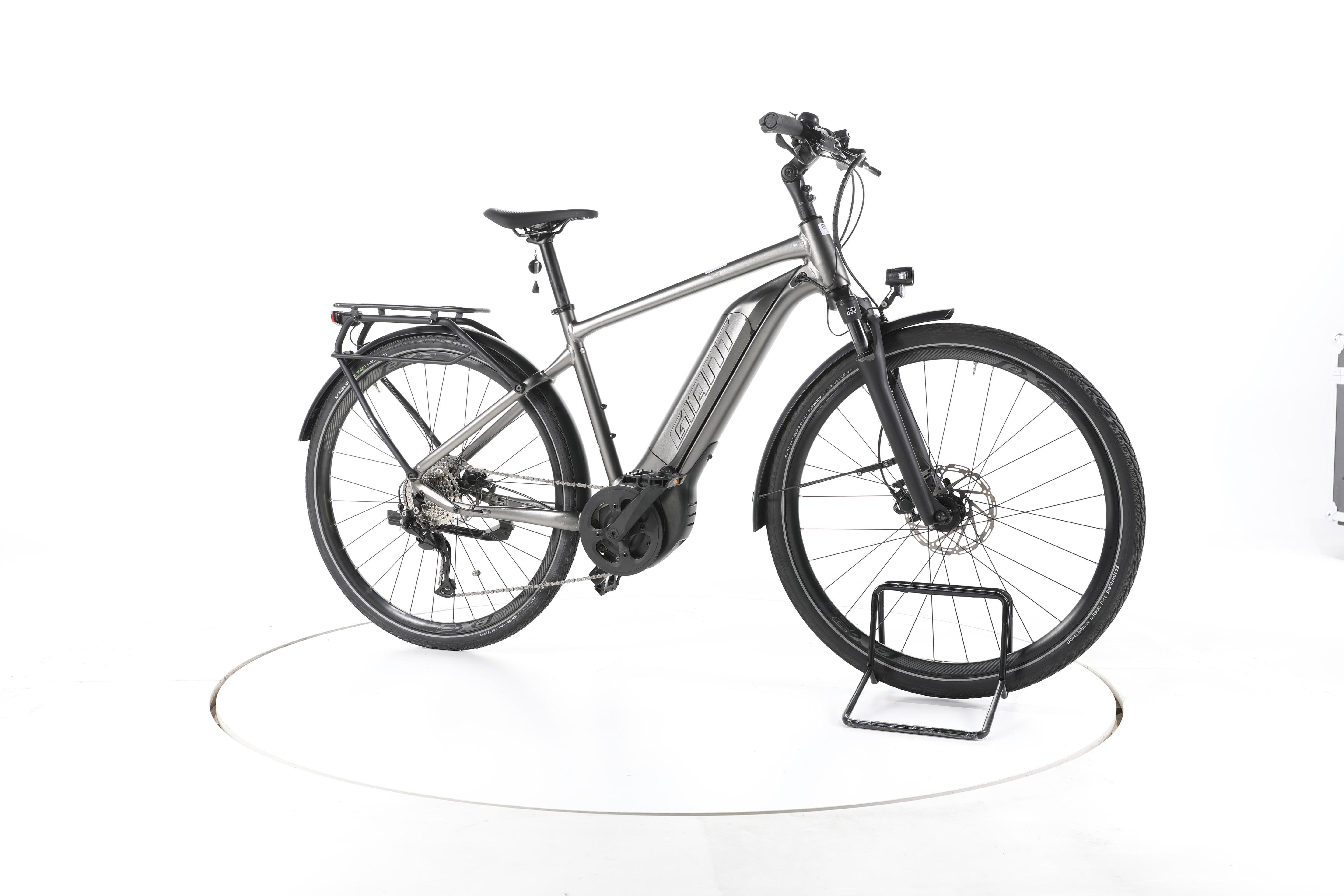 Giant Explore E+ 3 Trekking E-Bike - Image 2
