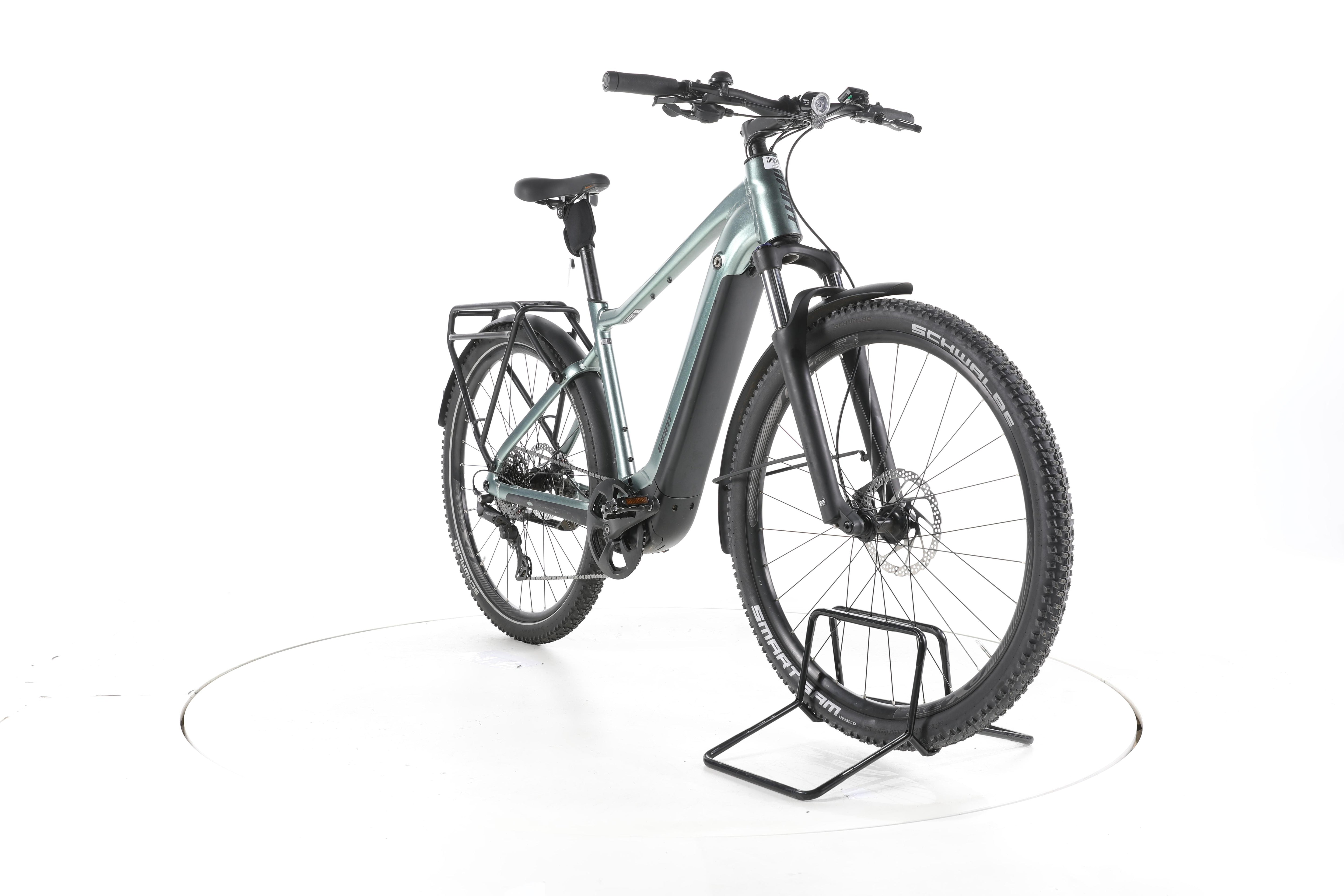 Giant Explore E+ 1 Trekking E-Bike - Image 3