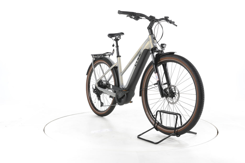 Cube Touring Hybrid Pro Trekking E-Bike - Image 3