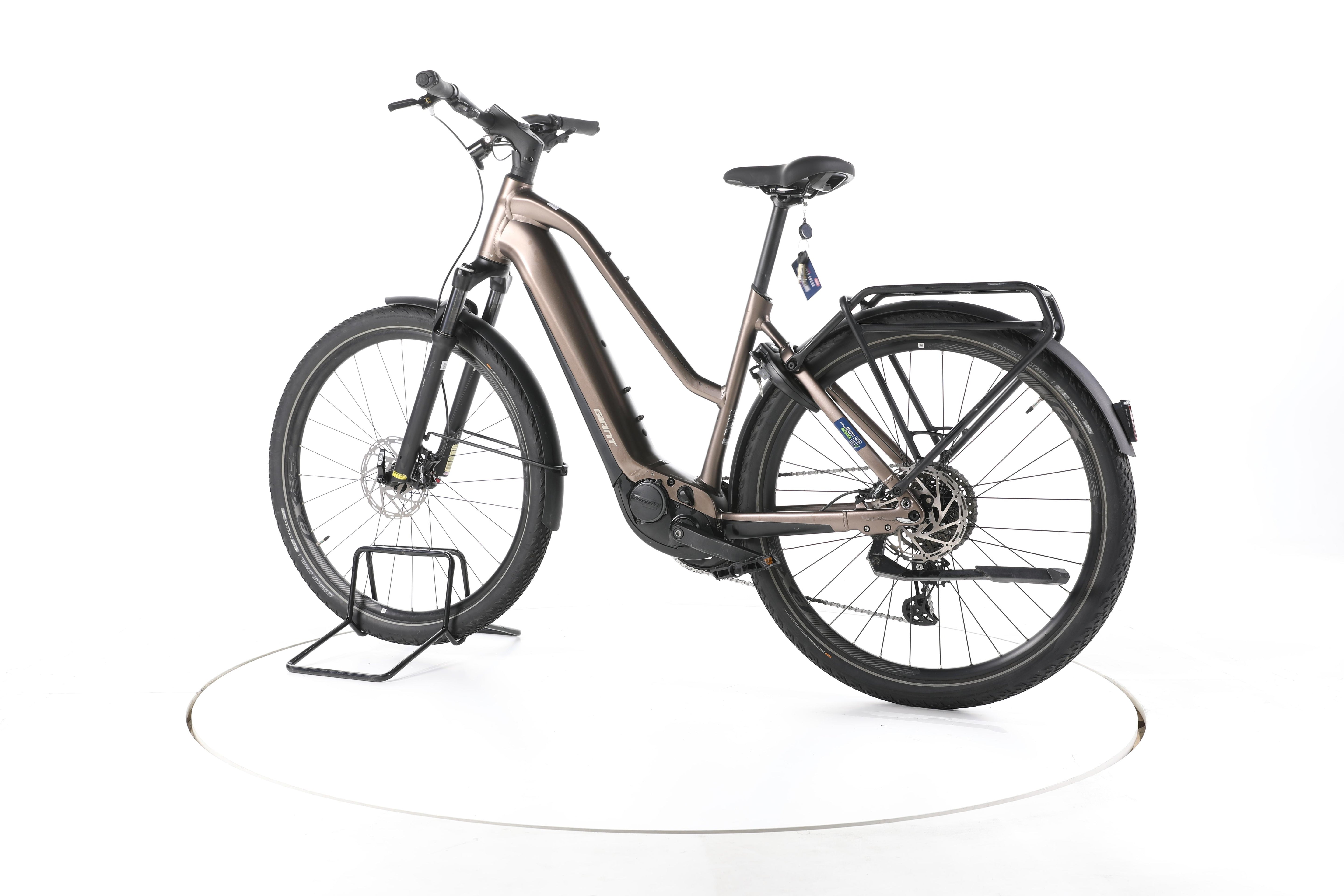 Giant Explore E+ Pro 1 Trekking E-Bike - Image 8