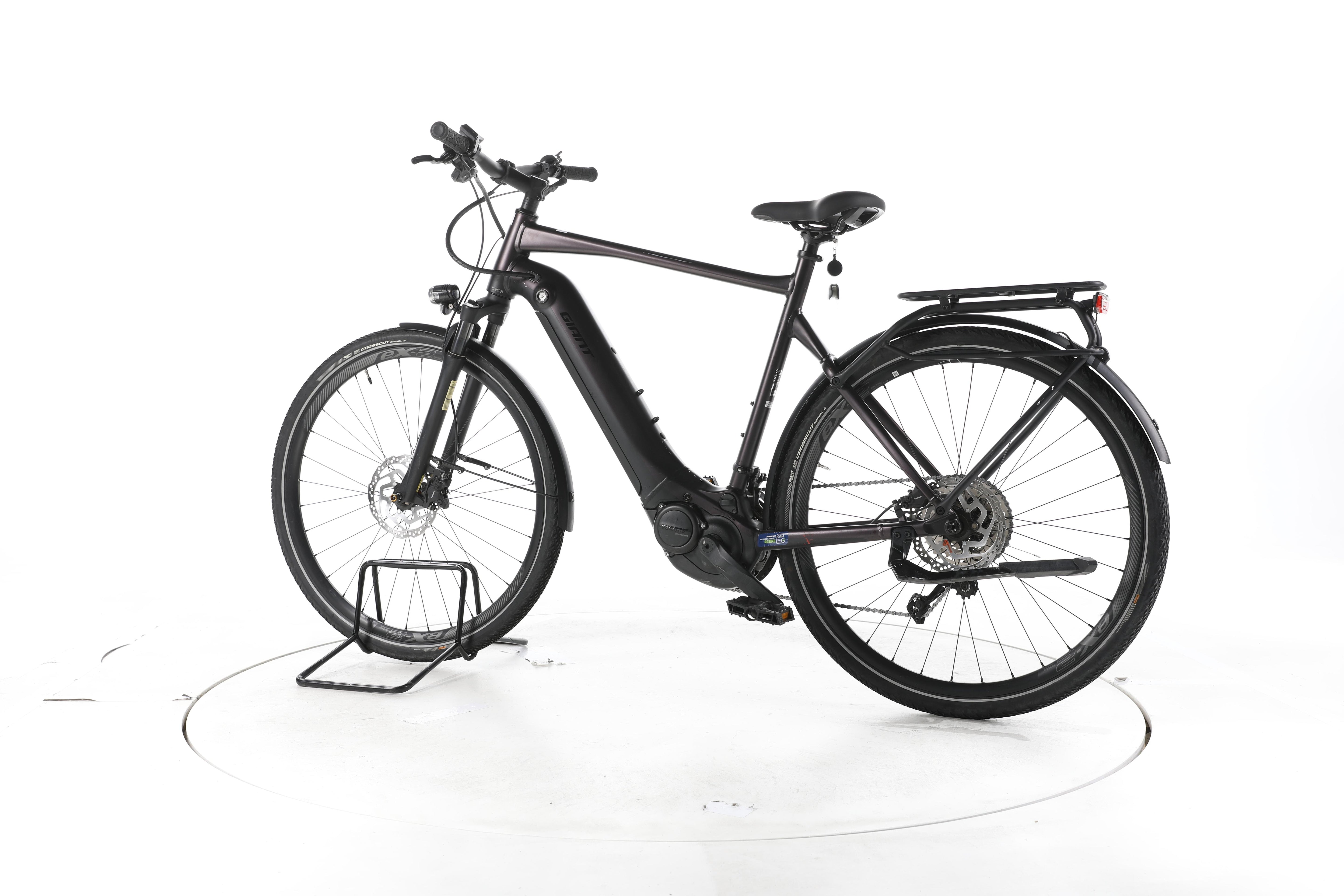 Giant Explore E+ Pro 1 Trekking E-Bike - Image 8