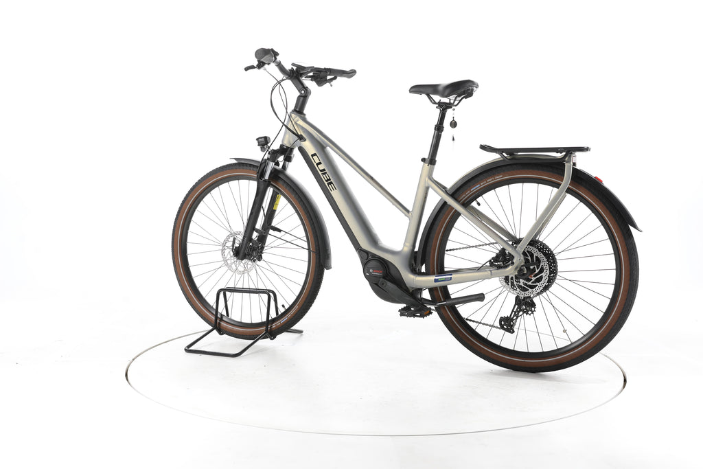 Cube Touring Hybrid Pro Trekking E-Bike - Image 8