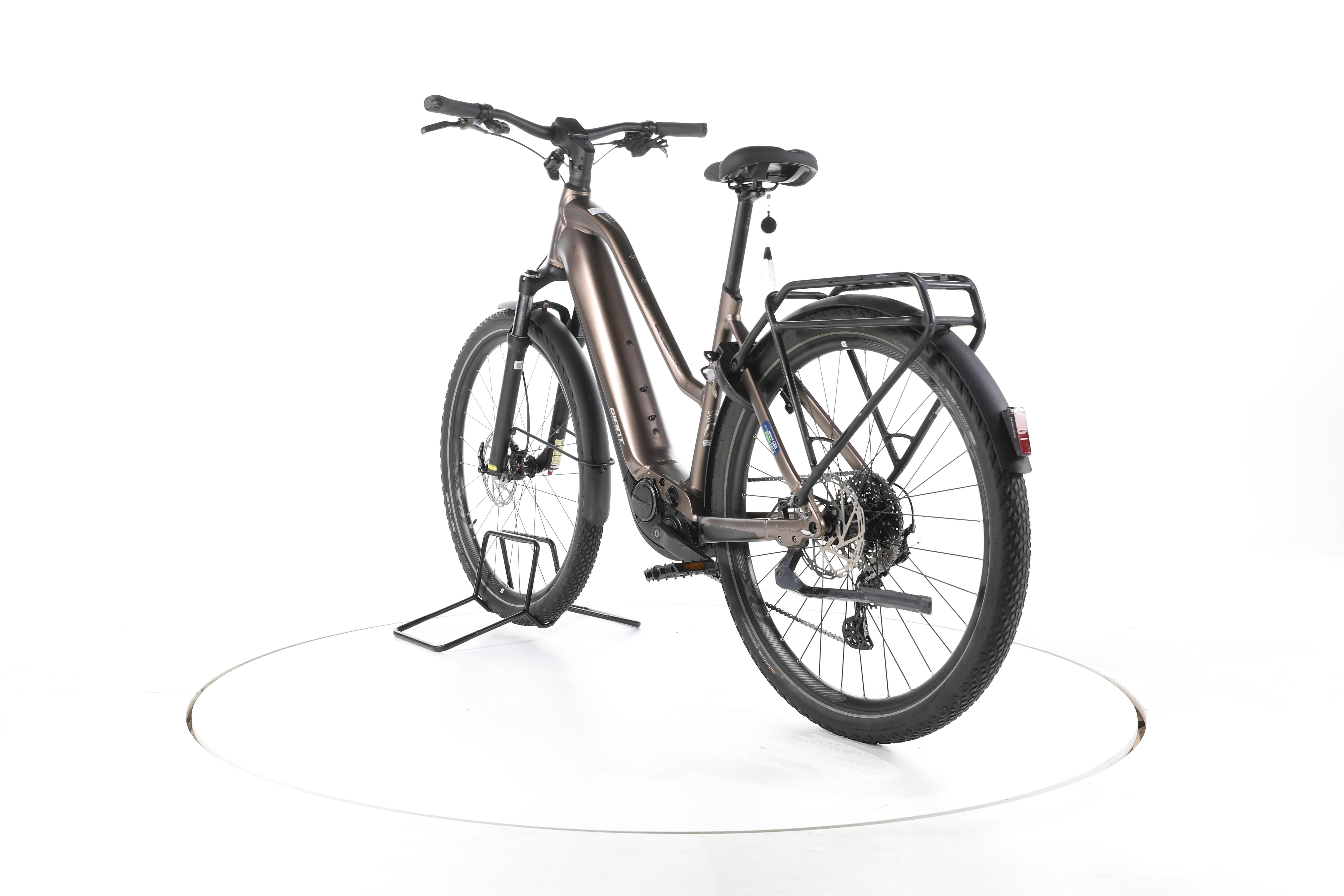 Giant Explore E+ Pro 1 Trekking E-Bike - Image 9