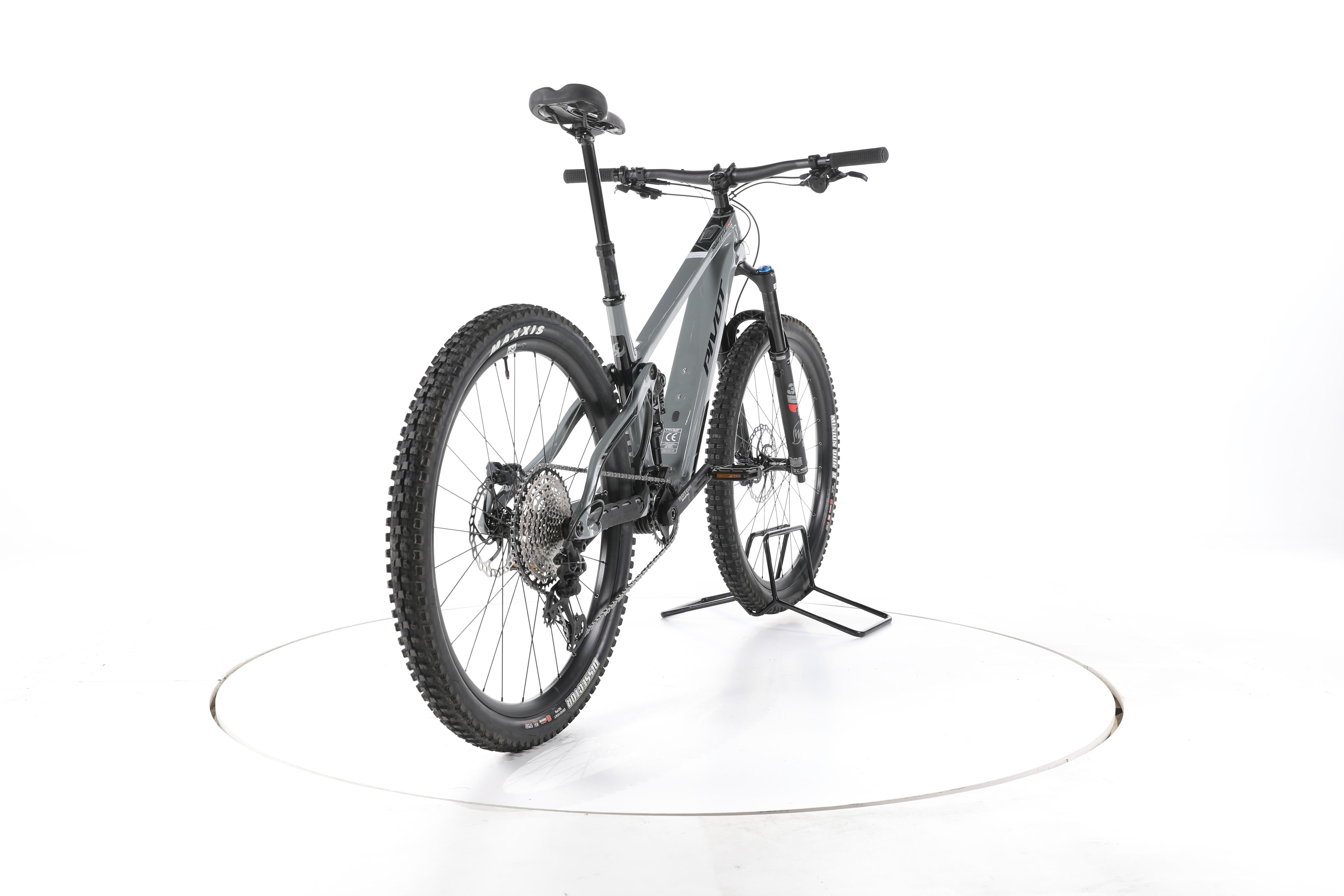 Pivot Cycles Shuttle SL Ride SLX/XT E-Bike Fully Carbon - Image 11