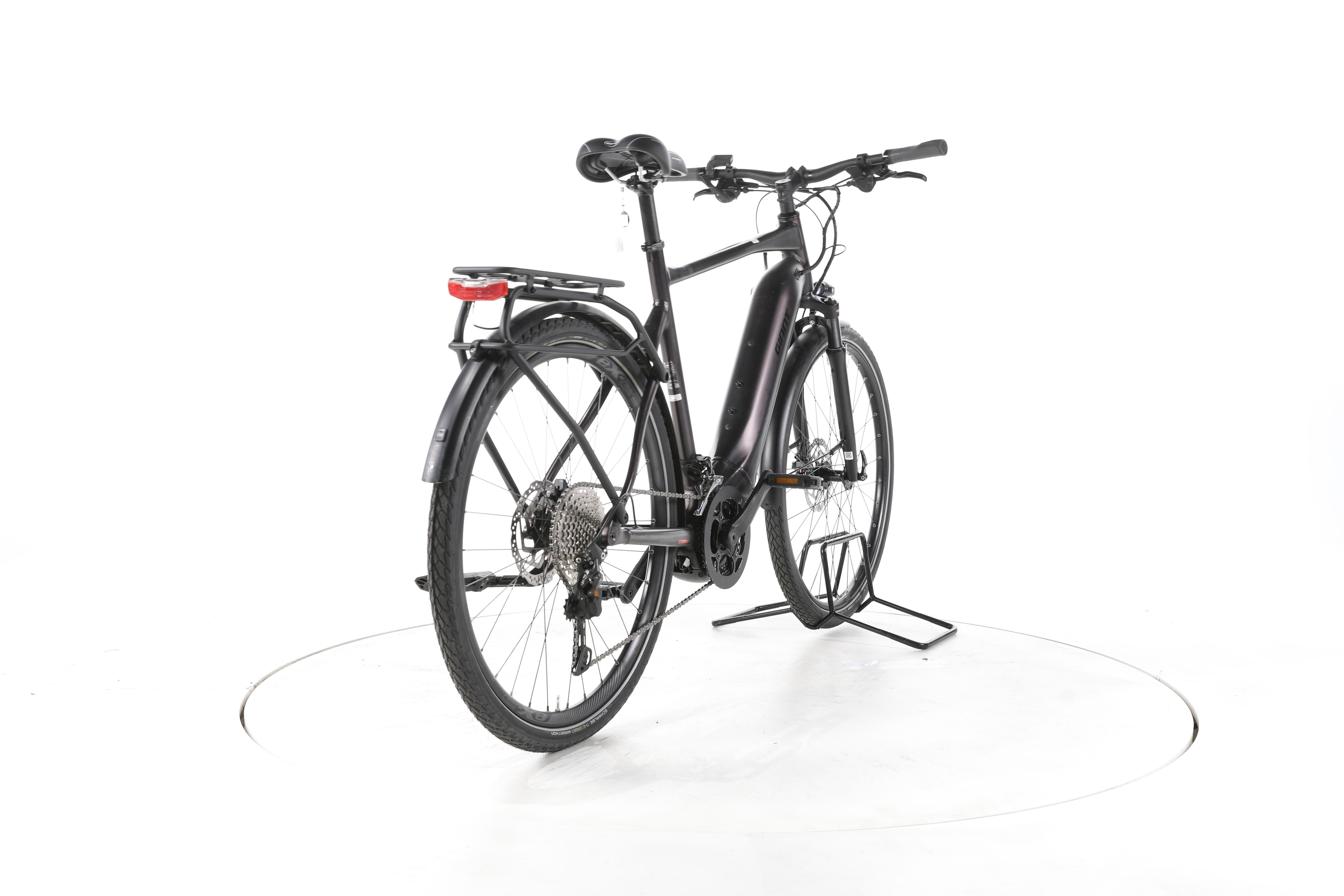 Giant Explore E+ Pro 1 Trekking E-Bike - Image 11