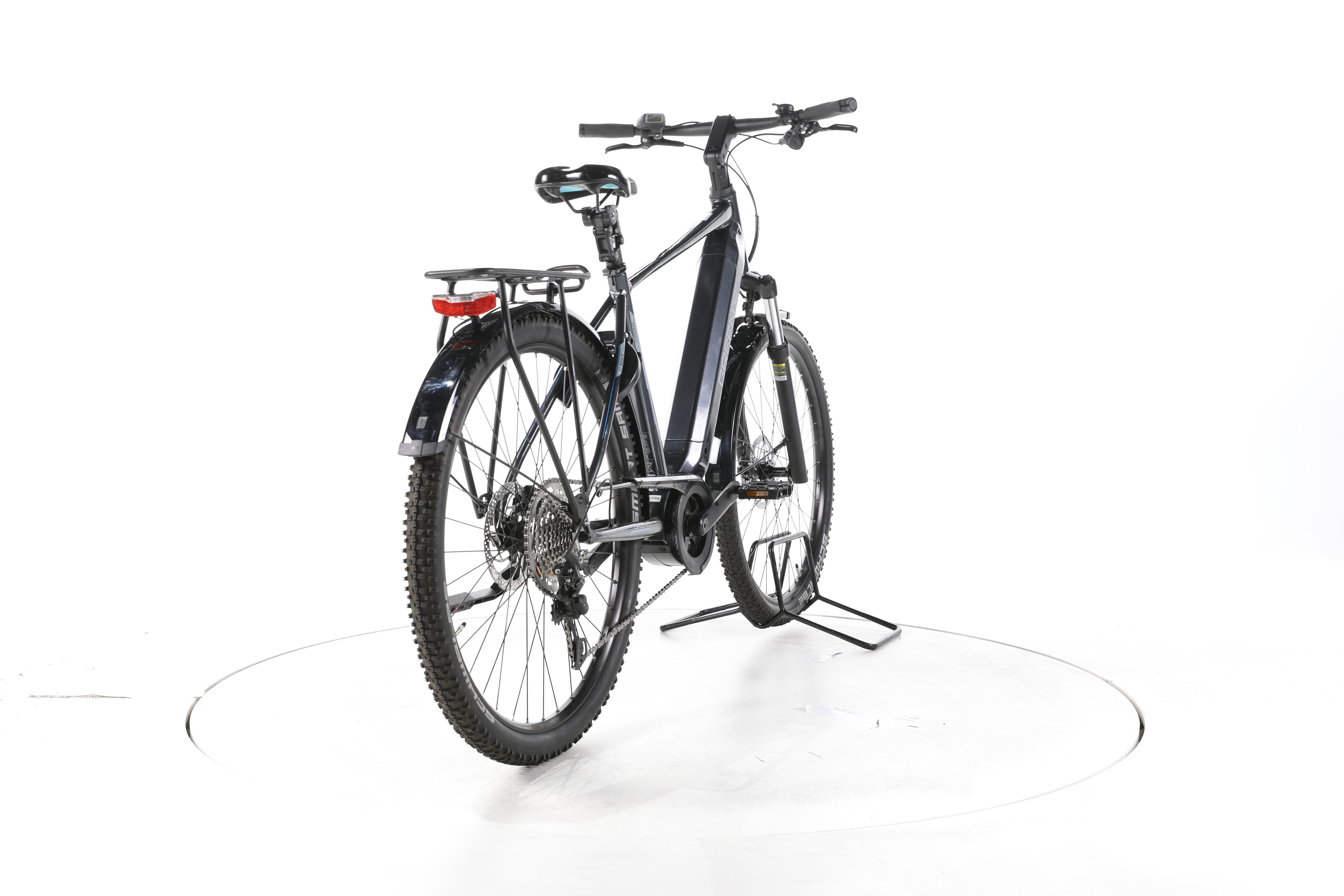 Green's Dorset Trekking E-Bike - Image 11