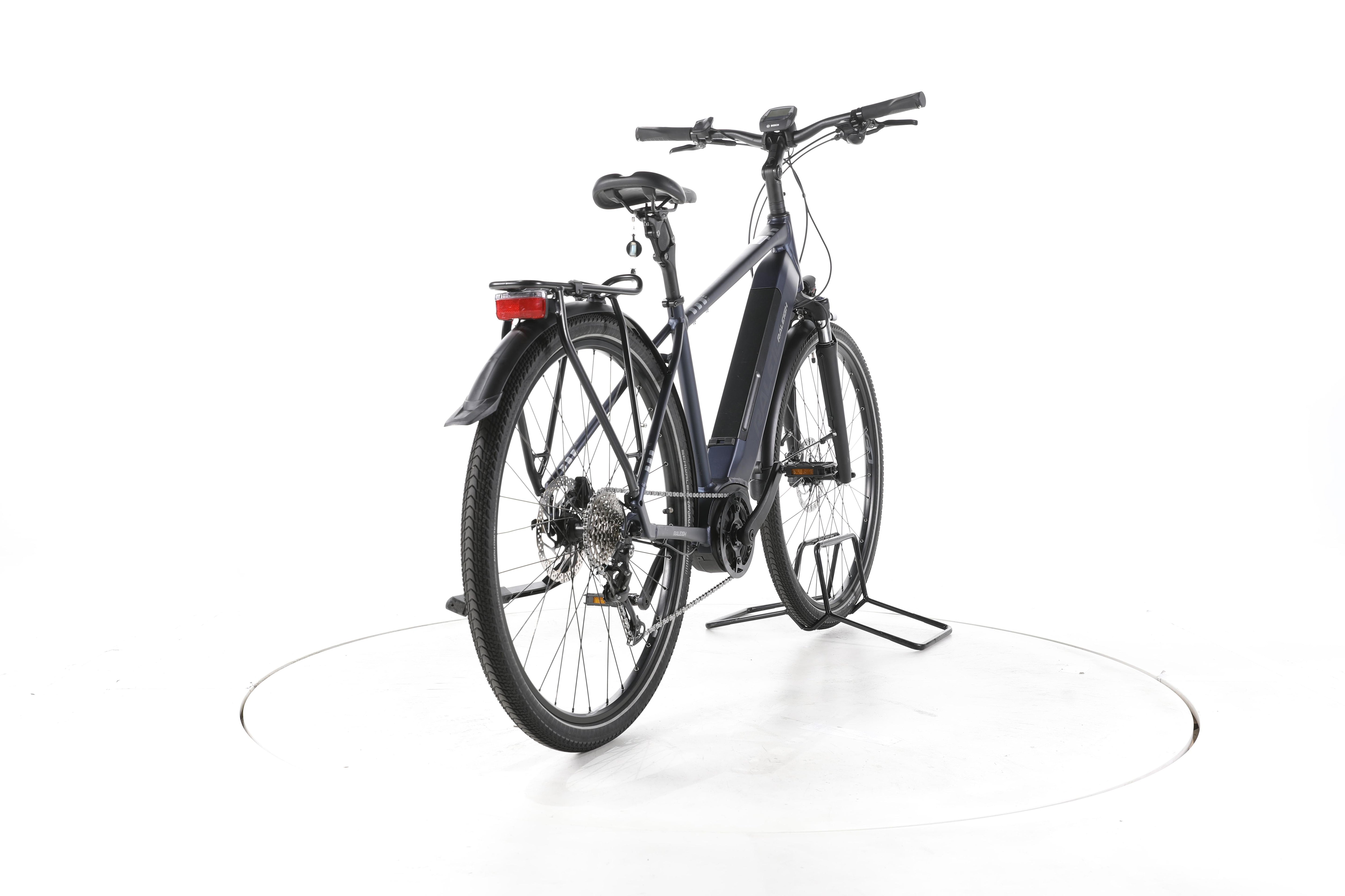 Raleigh Kent 9 Trekking E-Bike - Image 11