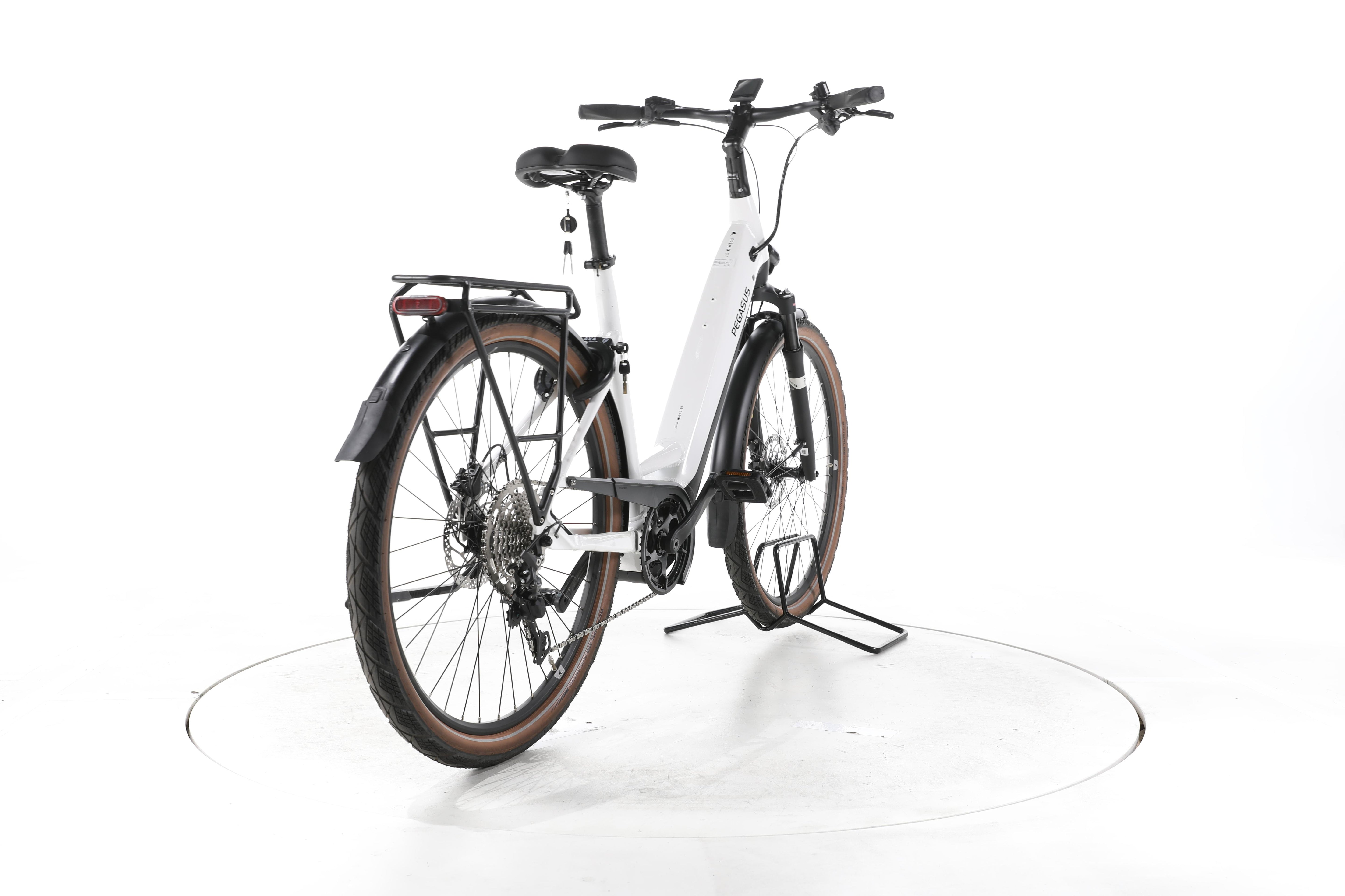 Pegasus Premio EVO Lite Trekking E-Bike Tiefeinsteiger - Image 11