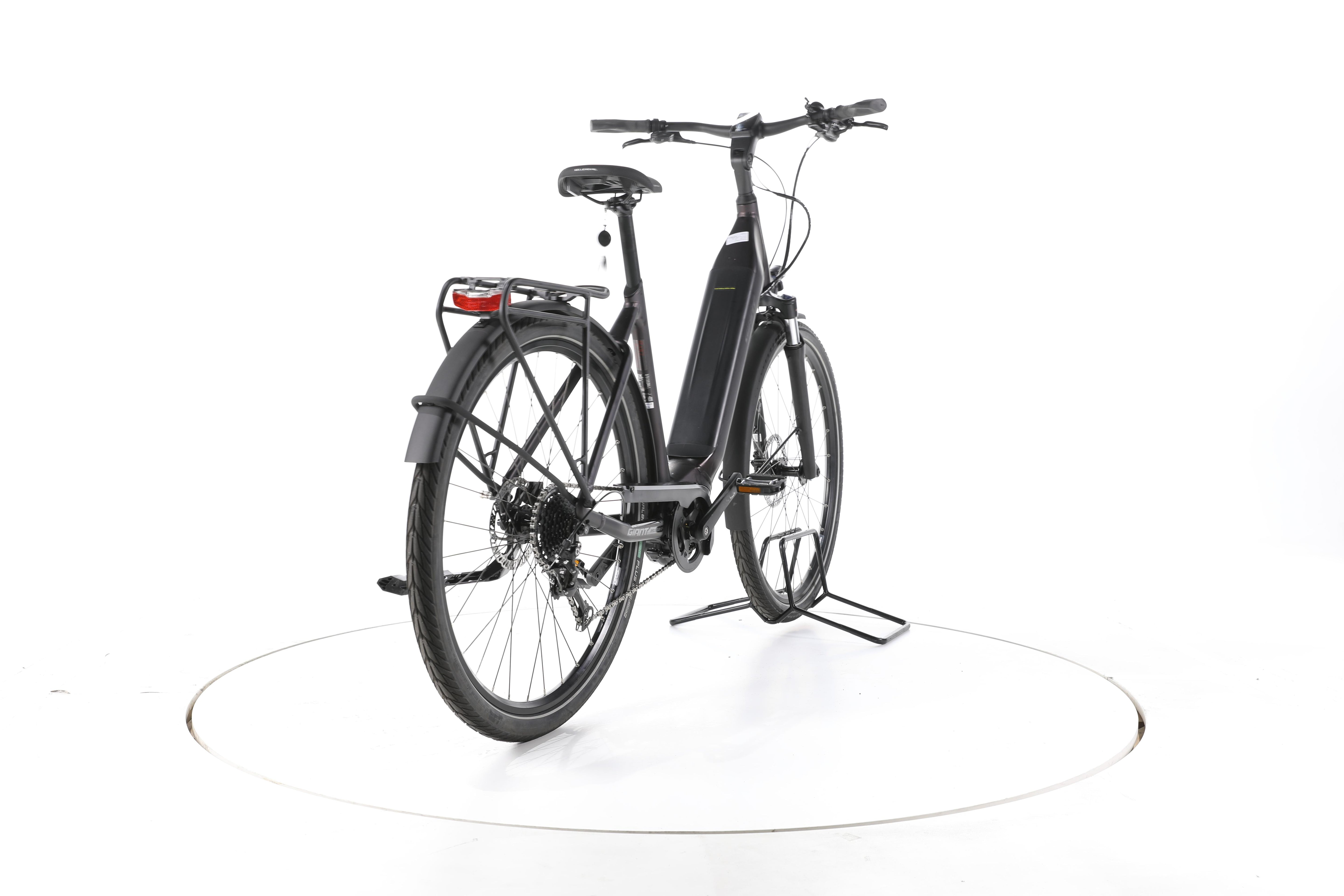 Giant DailyTour E+ 3 Trekking E-Bike Tiefeinsteiger - Image 11