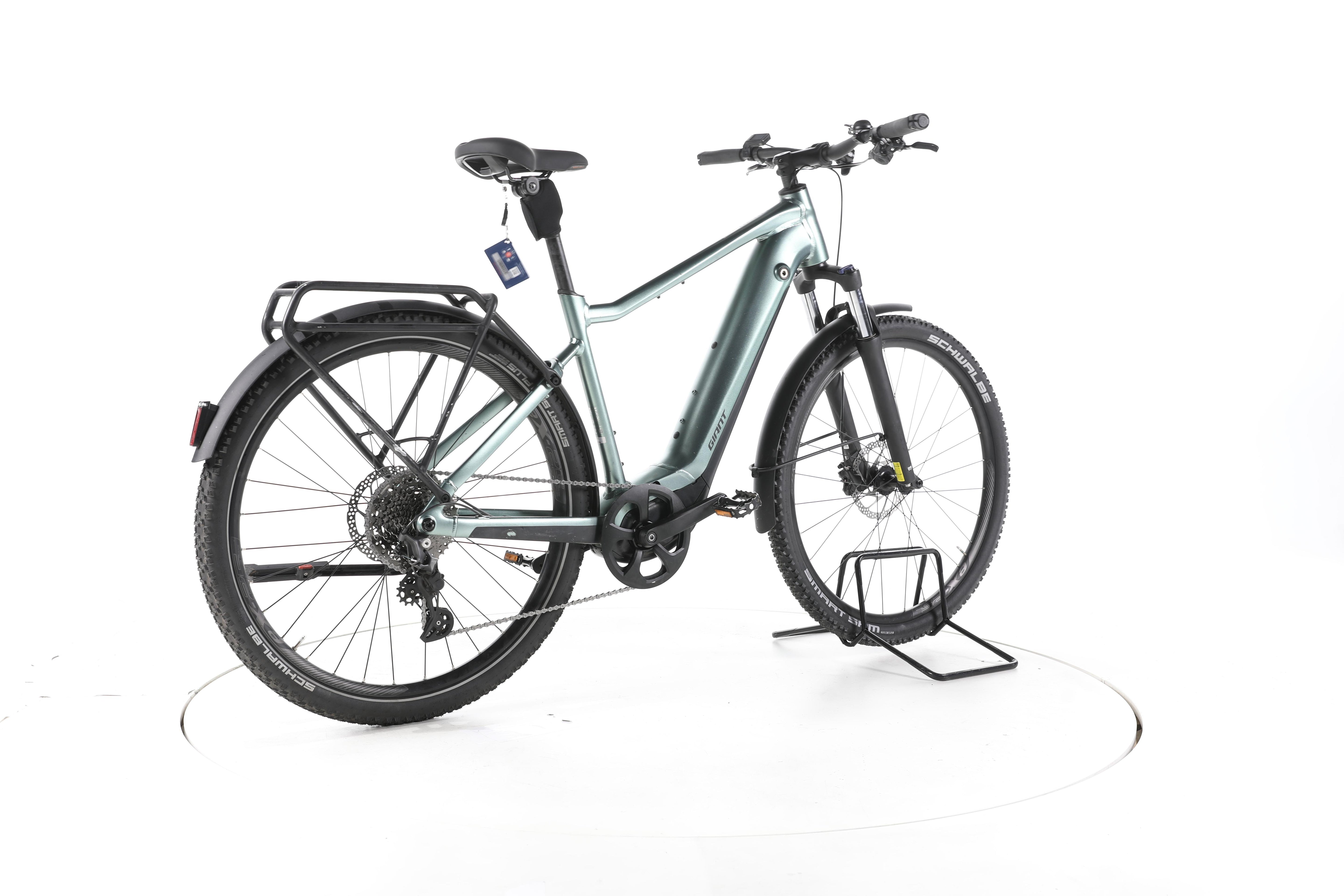 Giant Explore E+ 1 Trekking E-Bike - Image 12