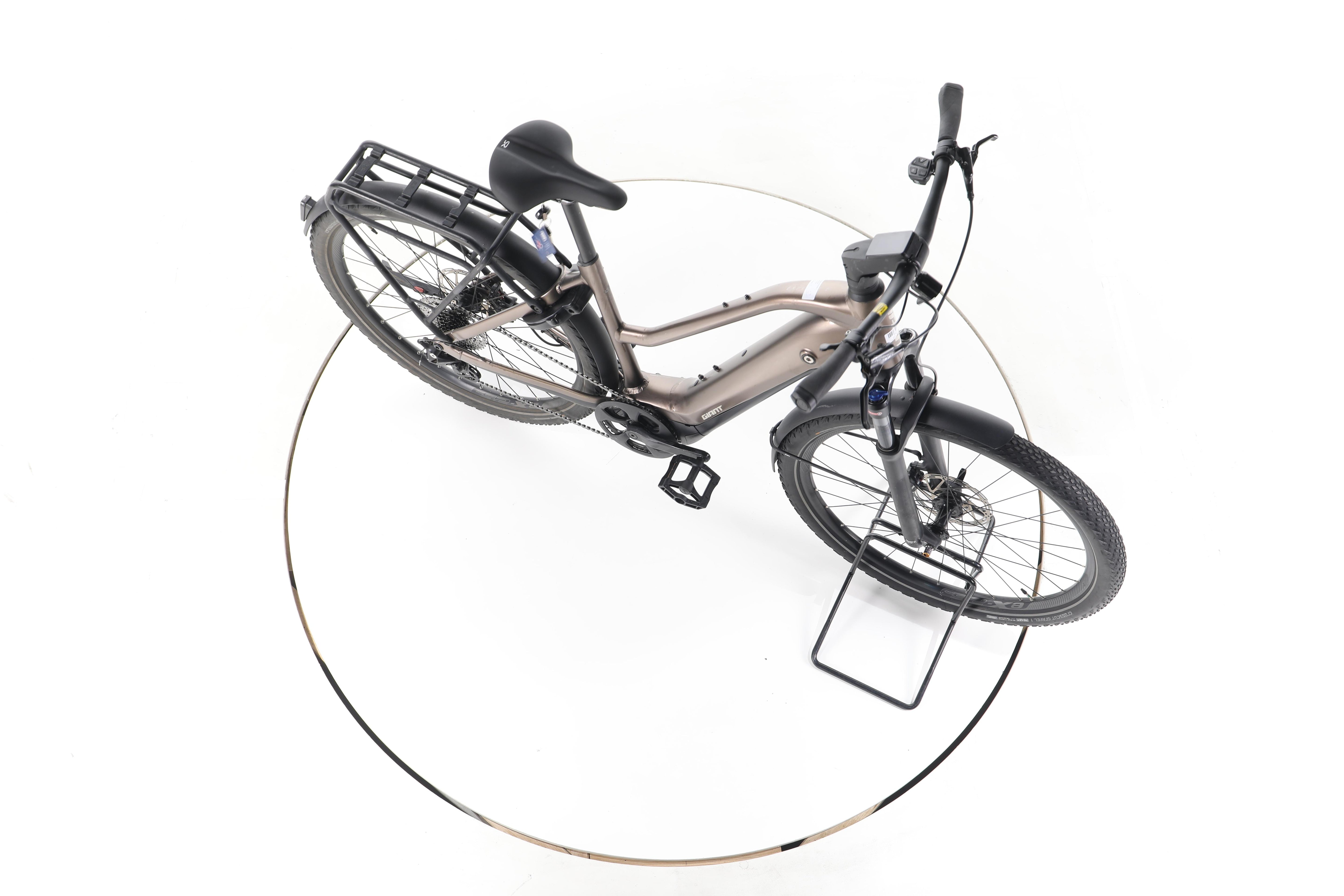 Giant Explore E+ Pro 1 Trekking E-Bike - Image 14