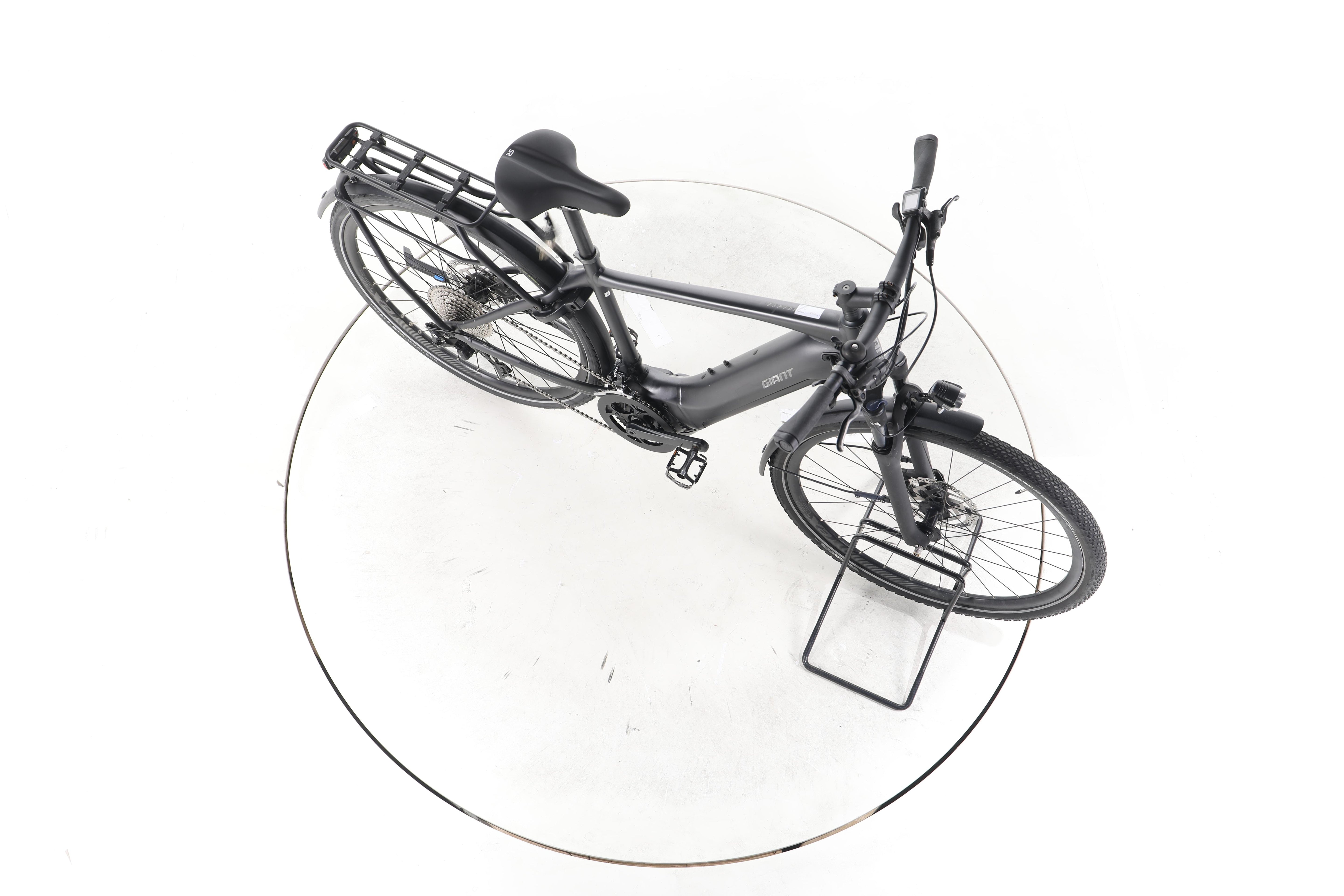Giant Explore E+ Pro 1 Trekking E-Bike - Image 14
